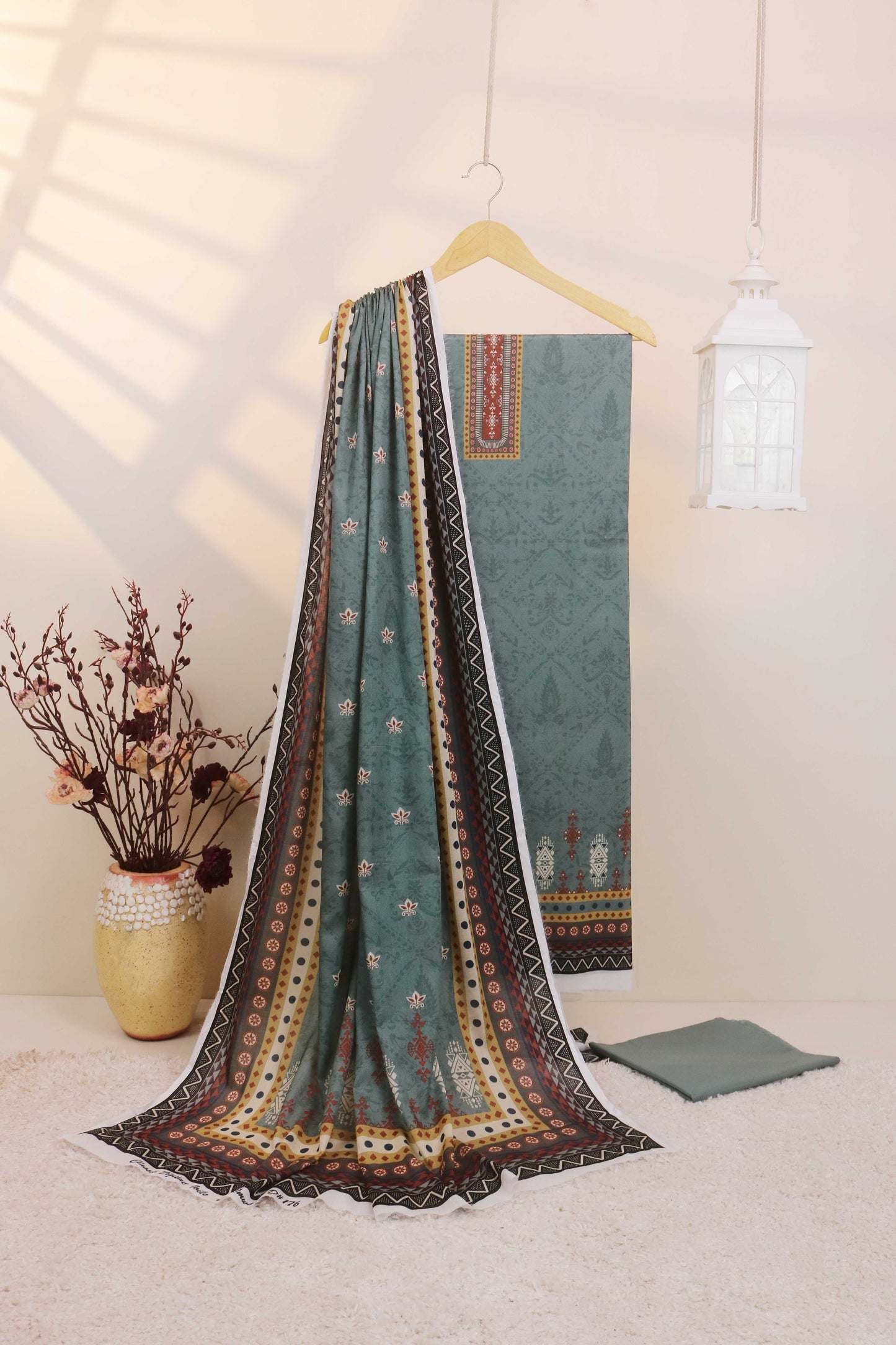 Lawn Printed Suit H25SLST43