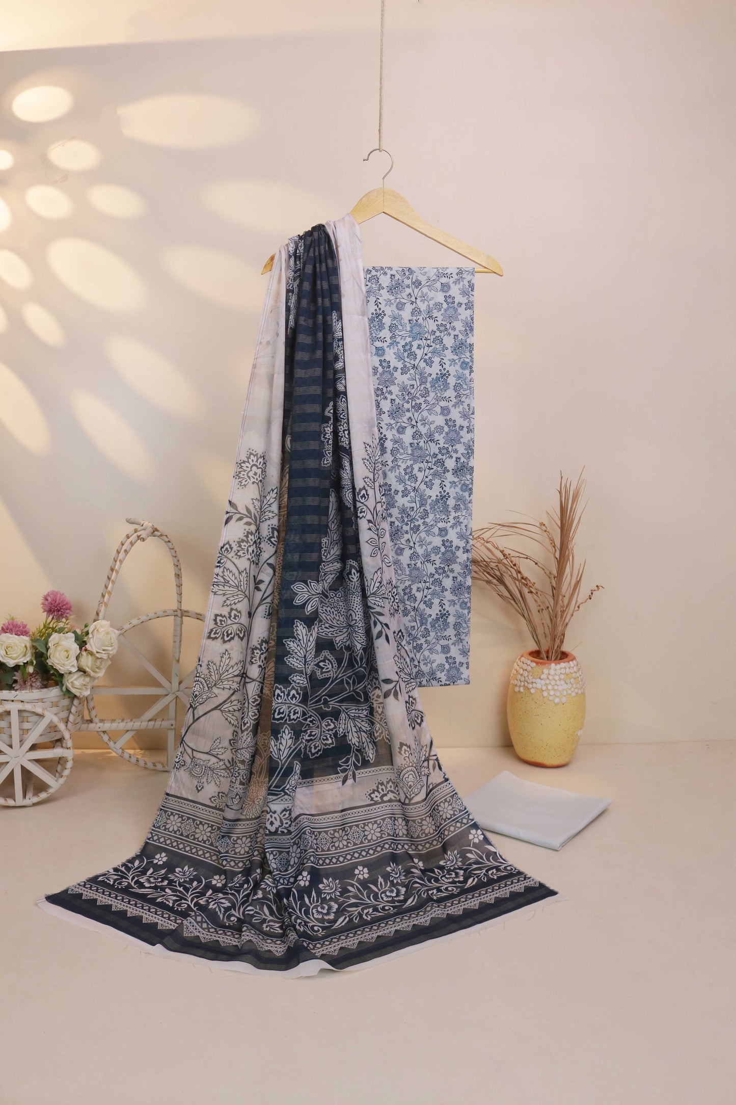Luxury Lawn Printed Suit H25SLMJ794