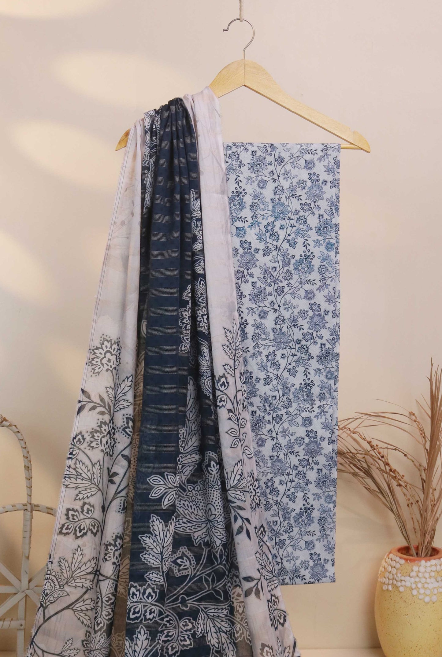 Luxury Lawn Printed Suit H25SLMJ794