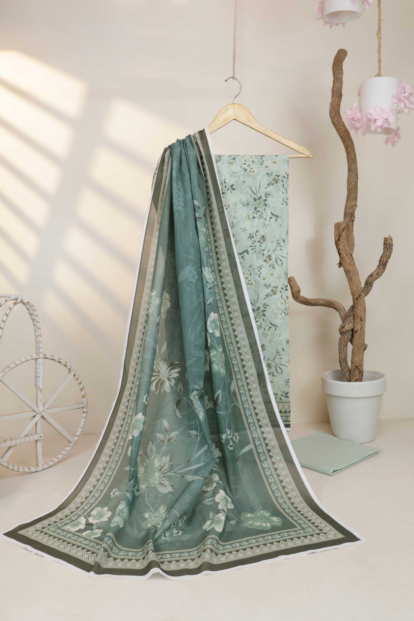 3PC-Lawn Printed Suit 3PLBS08