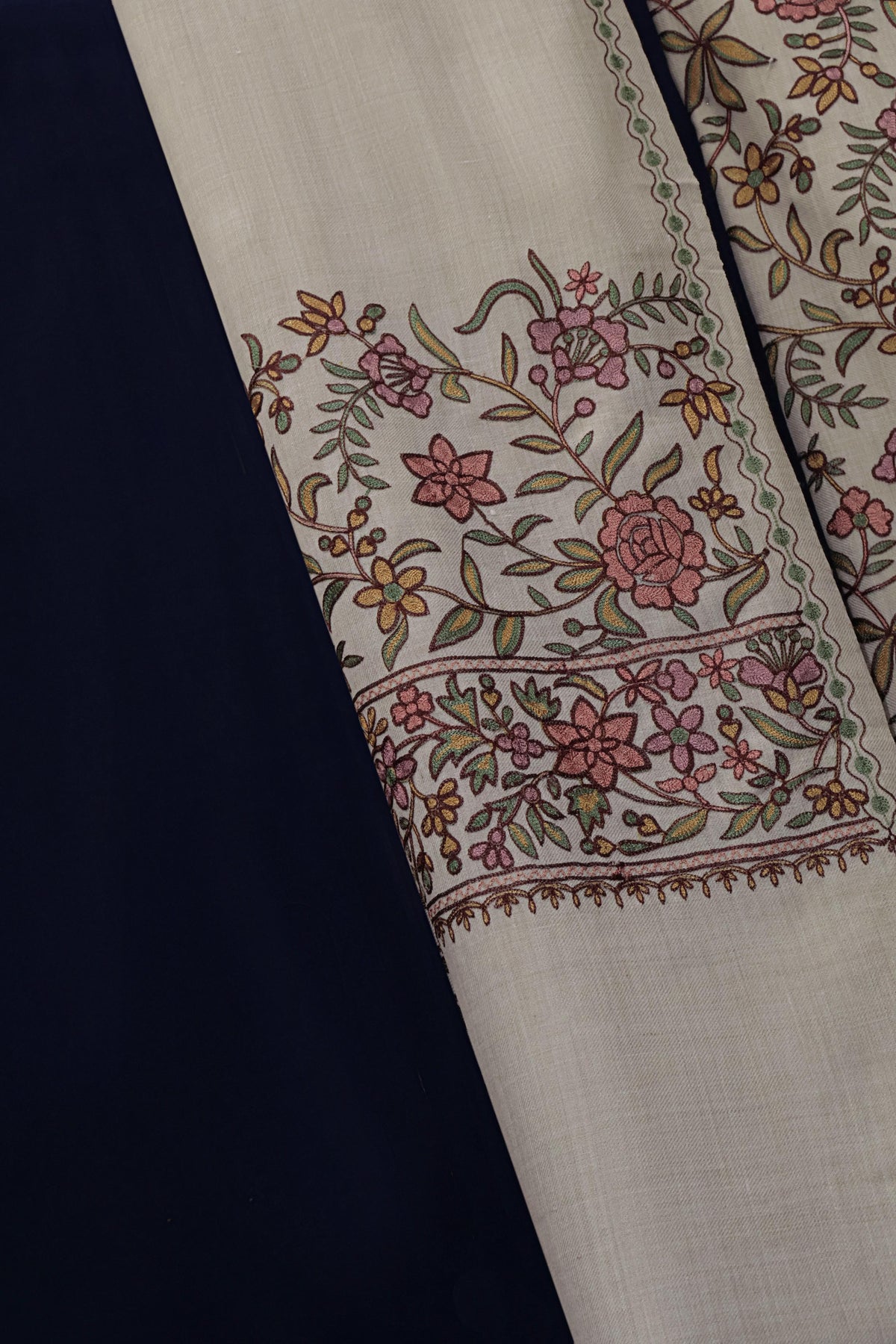 3Piece -Kashmiri Pashmina Suit WE3P31