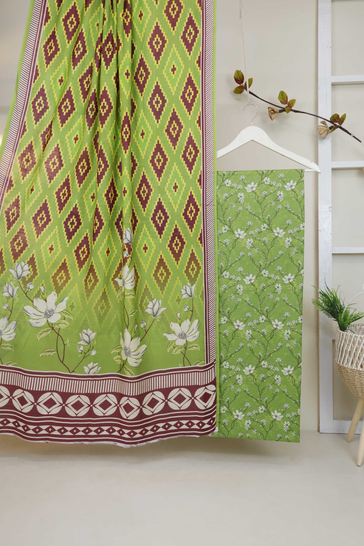 3Piece - Printed Doriya Lawn Suit H25SLST94