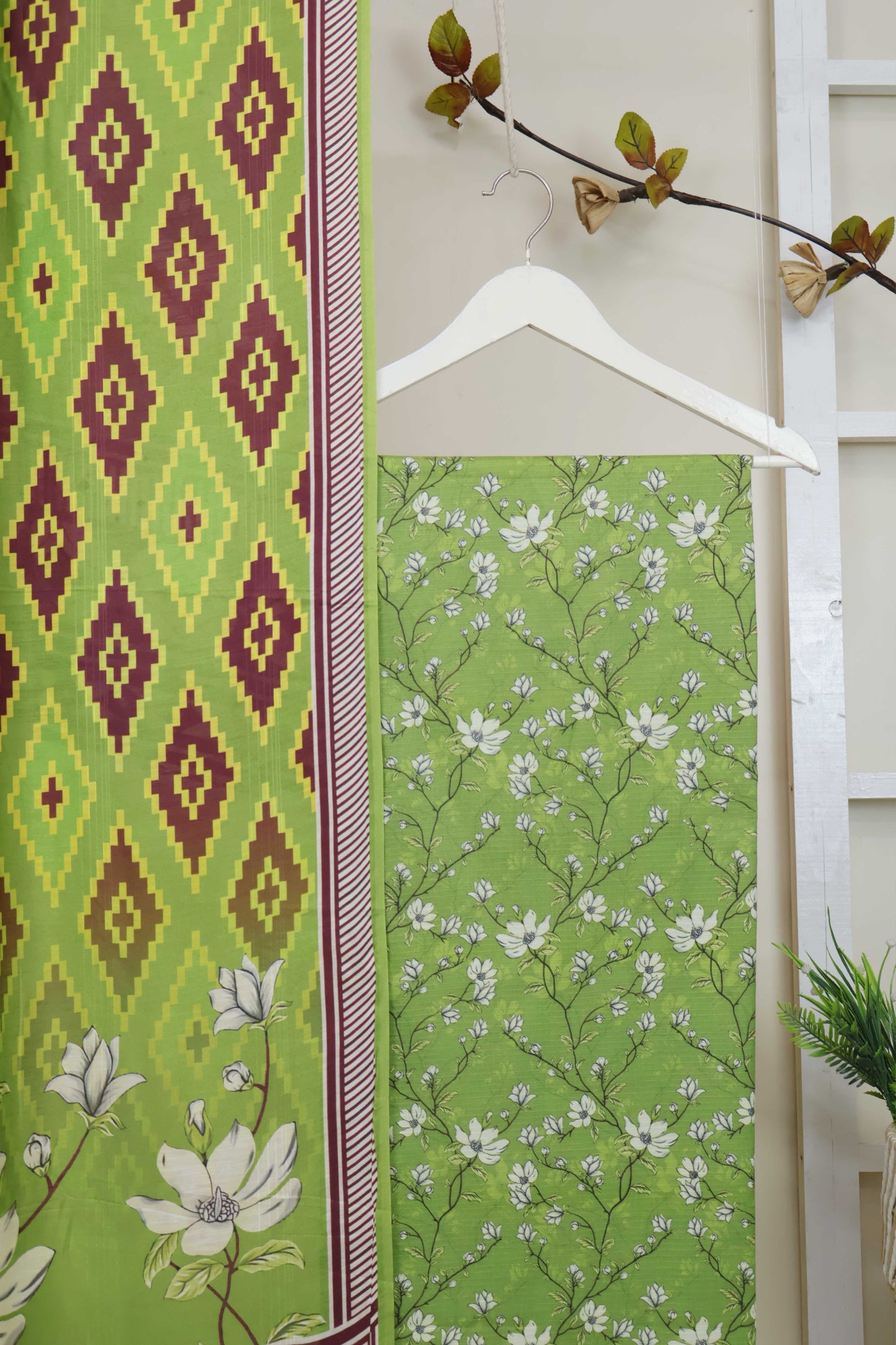 3Piece - Printed Doriya Lawn Suit H25SLST94