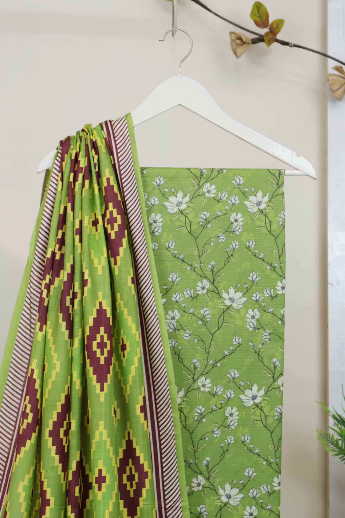 3Piece - Printed Doriya Lawn Suit H25SLST94