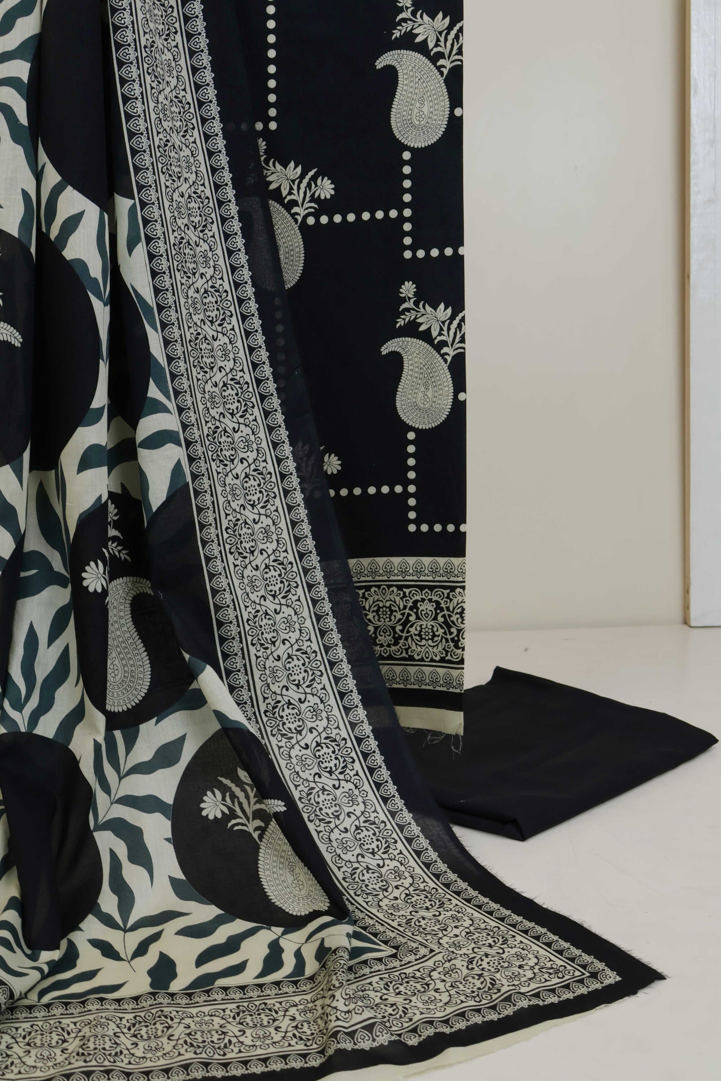 3pc-Lawn Printed Suit L3PP309