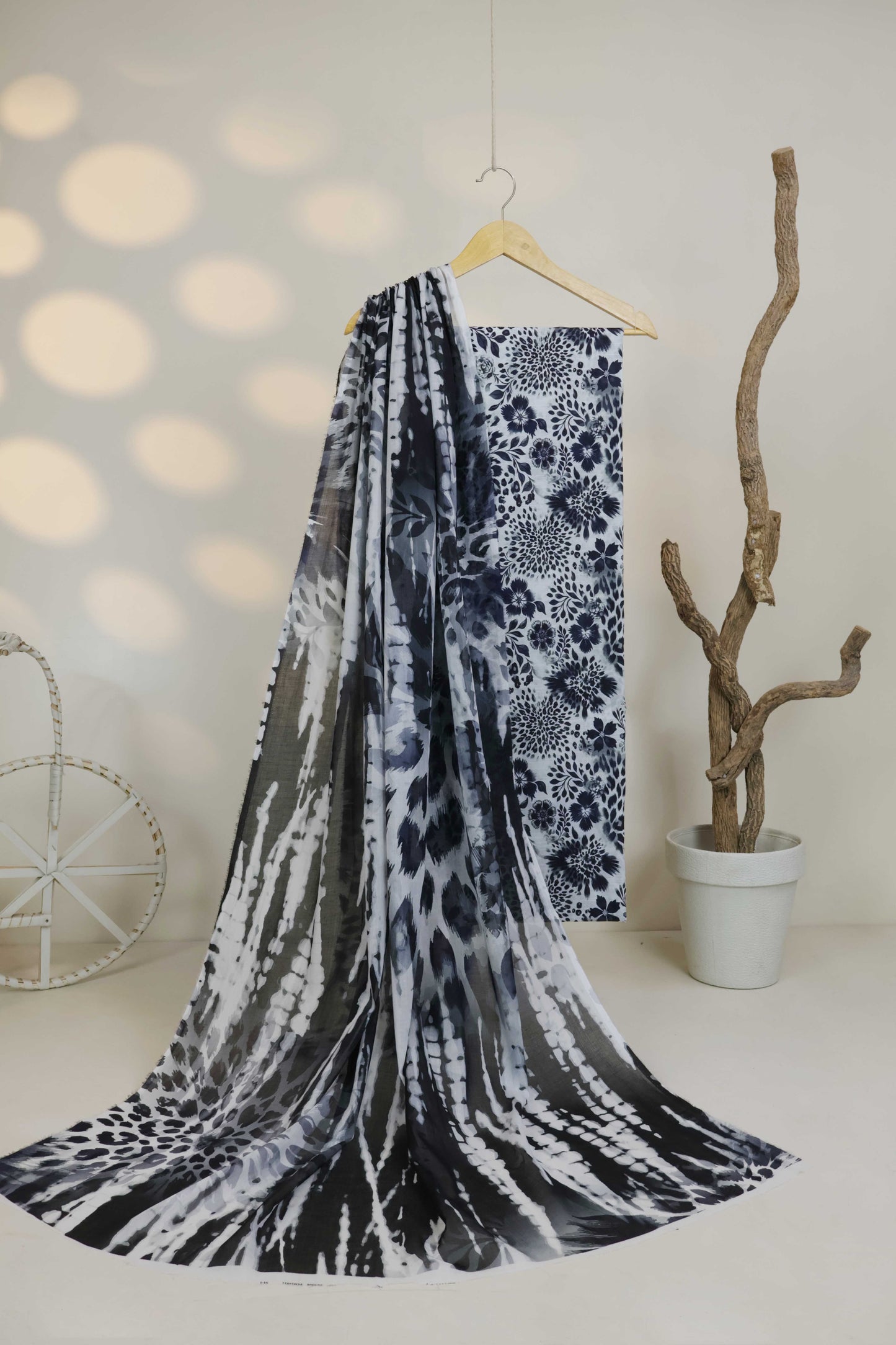 3pc-Lawn Printed Suit H25SLST102