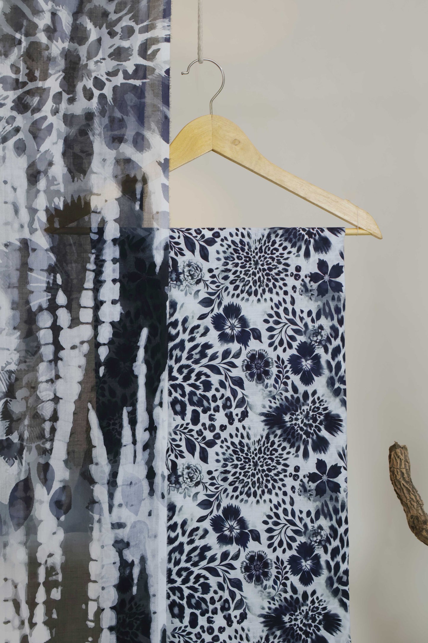 3pc-Lawn Printed Suit H25SLST102