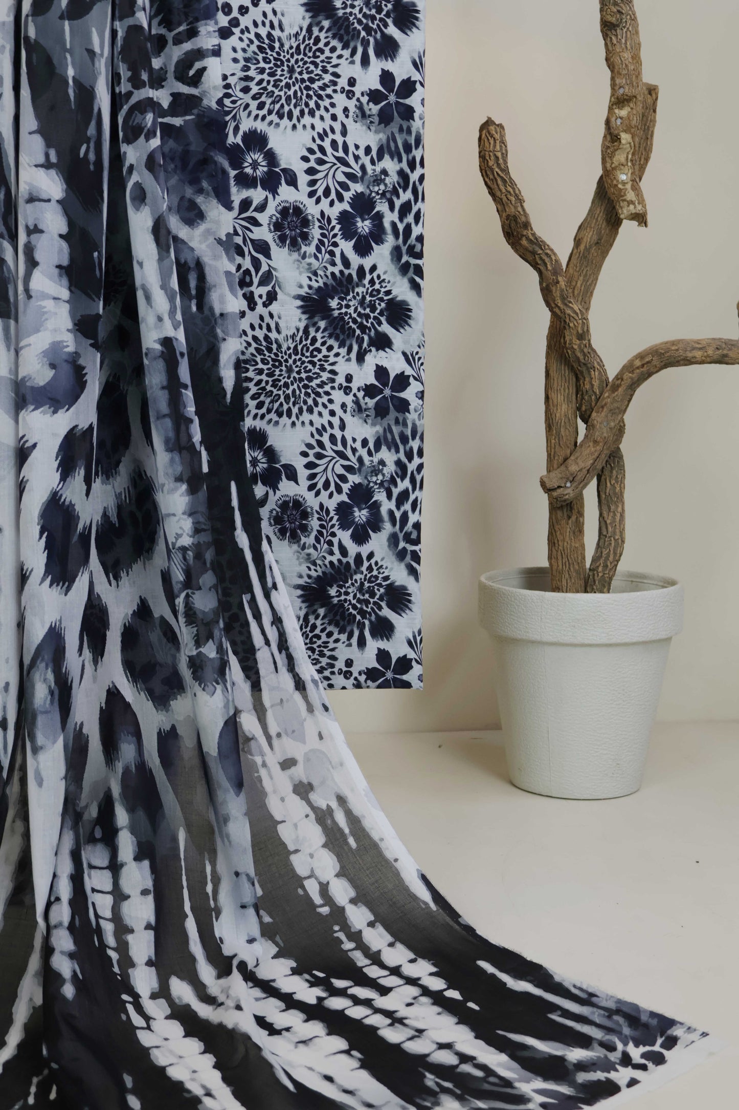 3pc-Lawn Printed Suit H25SLST102