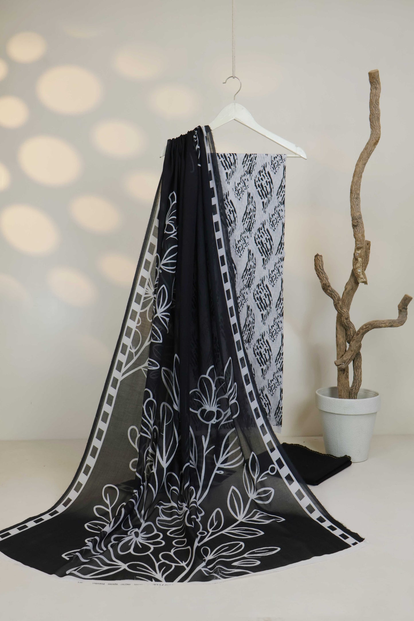 3pc-Lawn Printed Suit H25SLST105