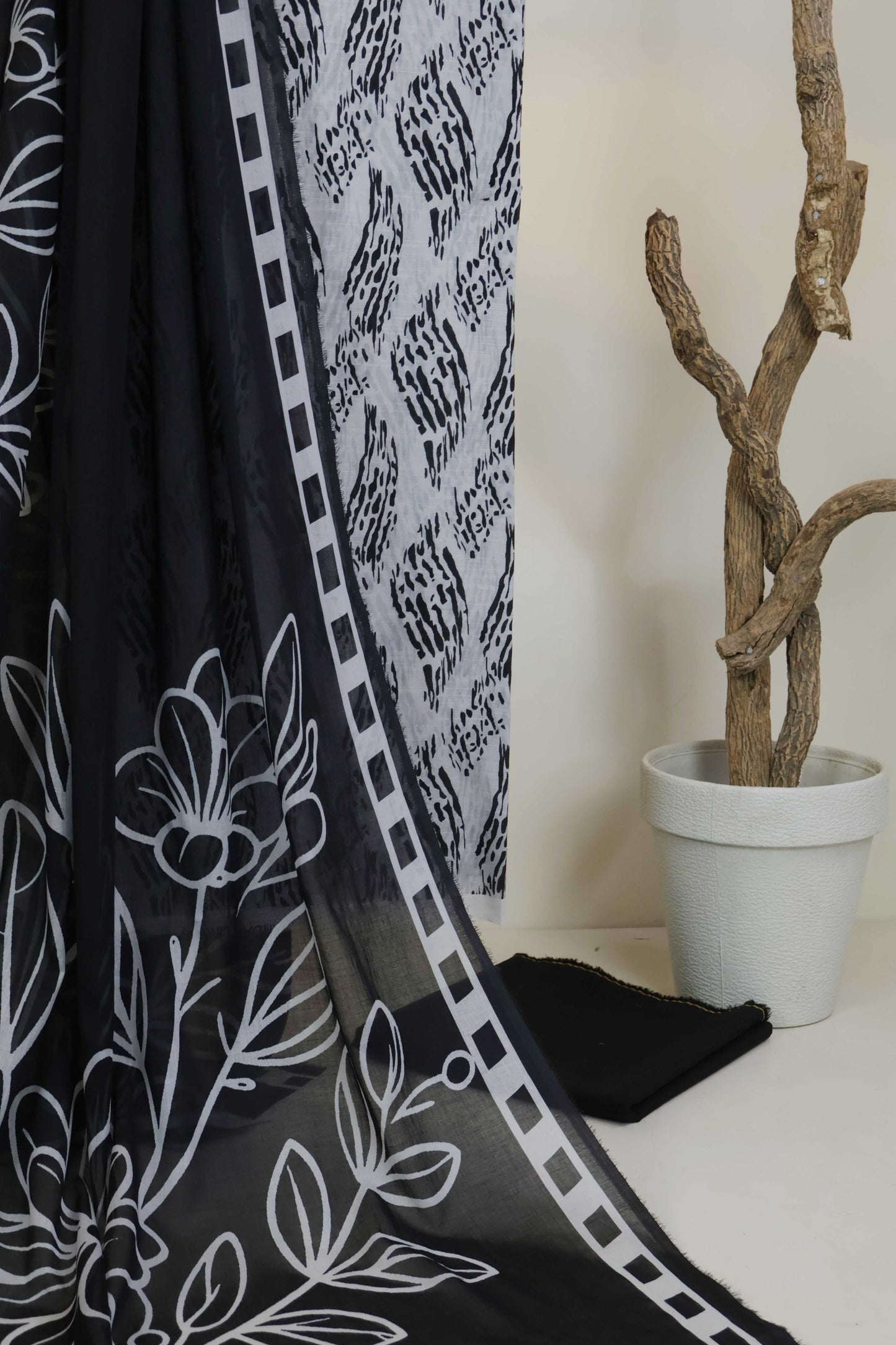 3pc-Lawn Printed Suit H25SLST105