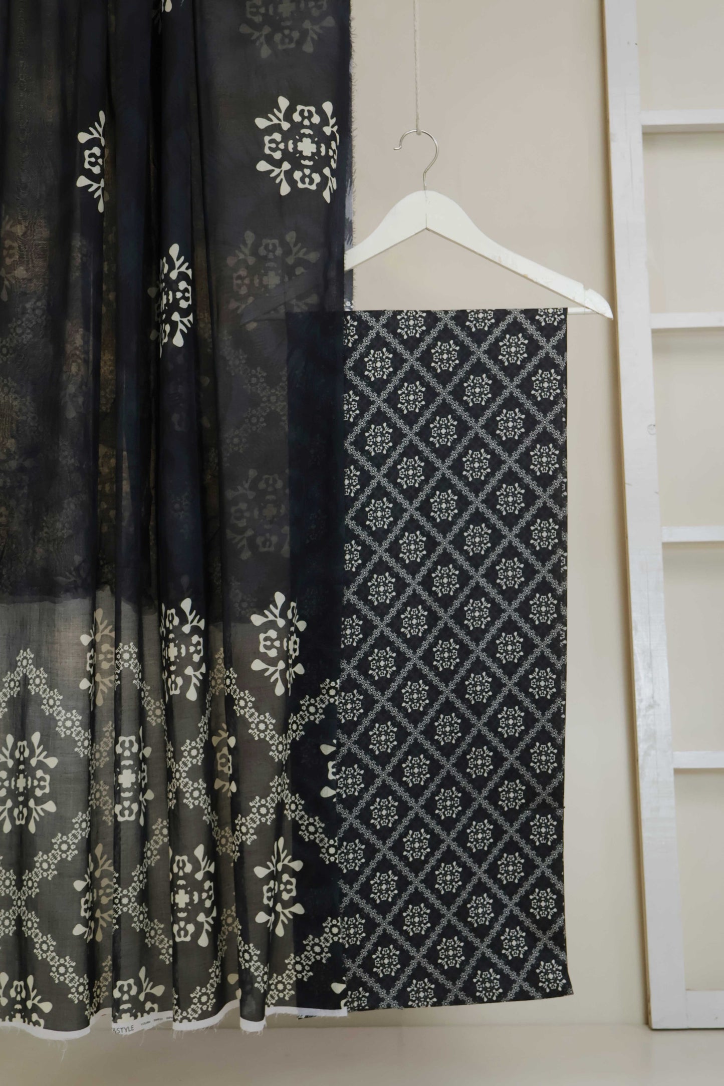 3pc-Lawn Printed Suit H25SLST100