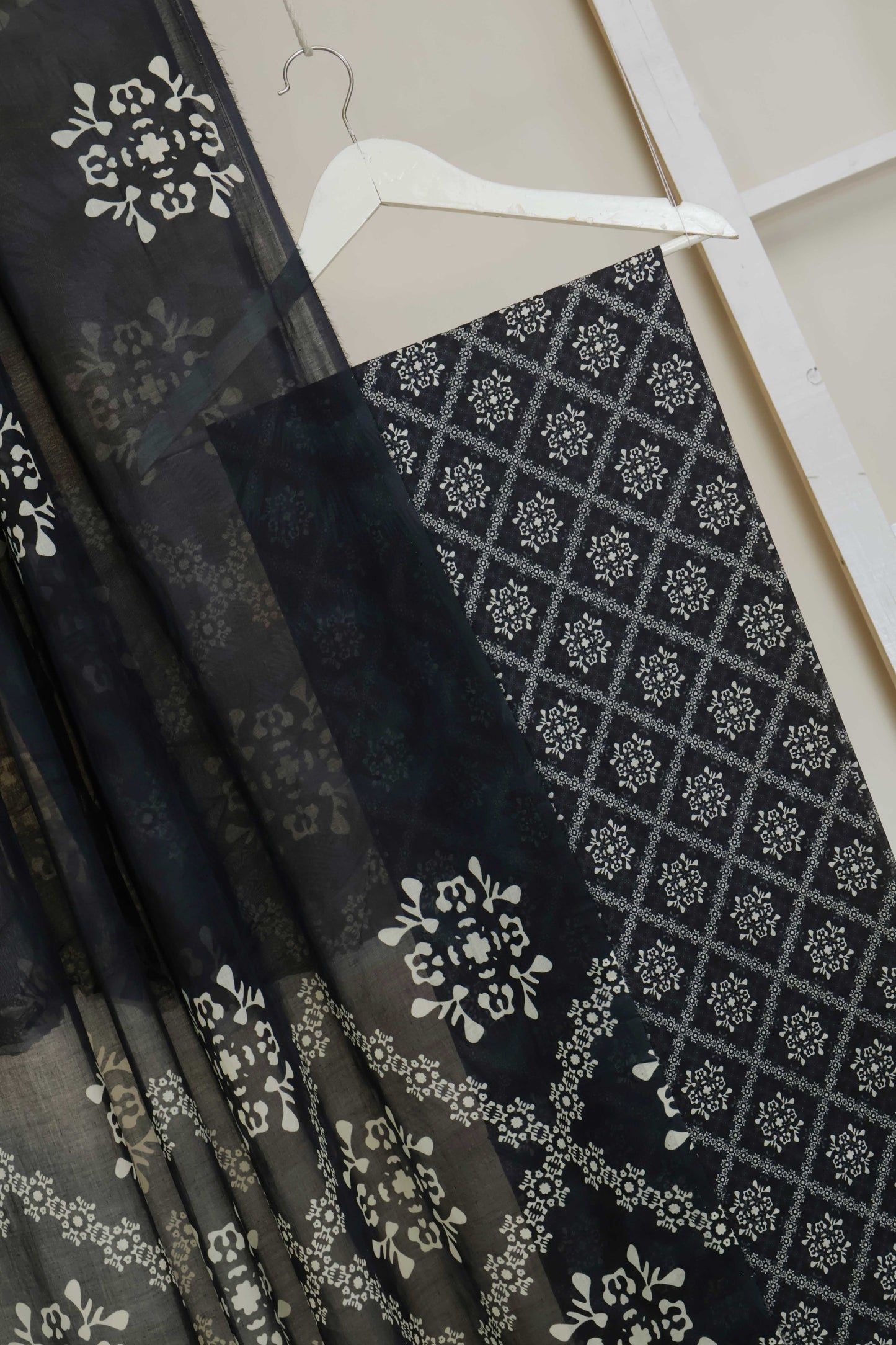 3pc-Lawn Printed Suit H25SLST100
