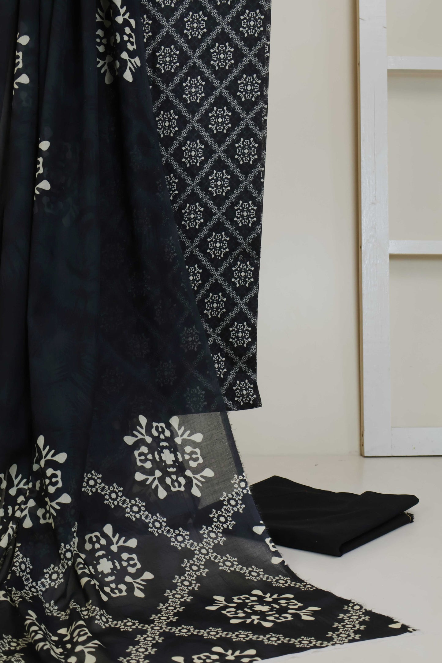 3pc-Lawn Printed Suit H25SLST100