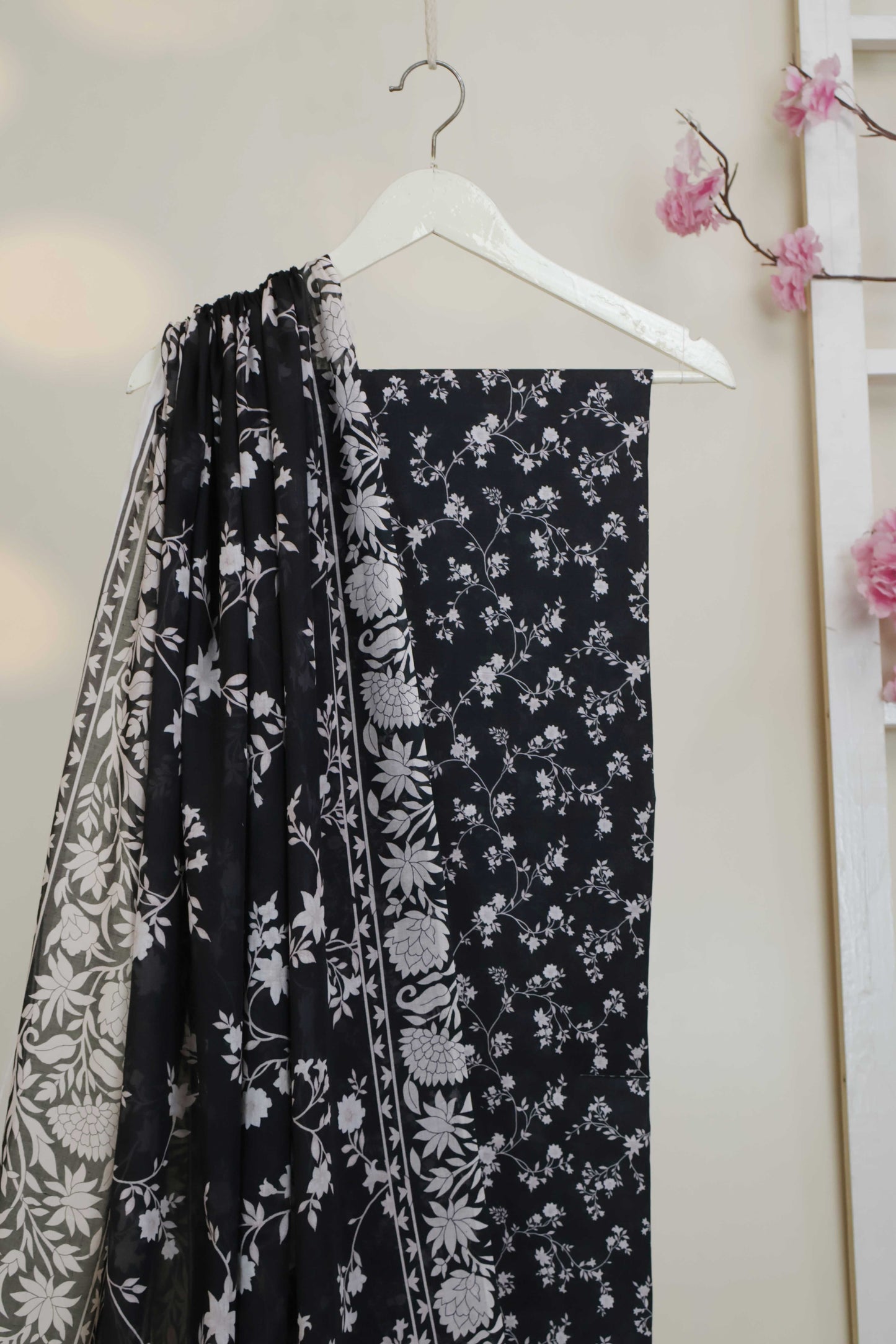 3pc-Lawn Printed Suit H25SLST107