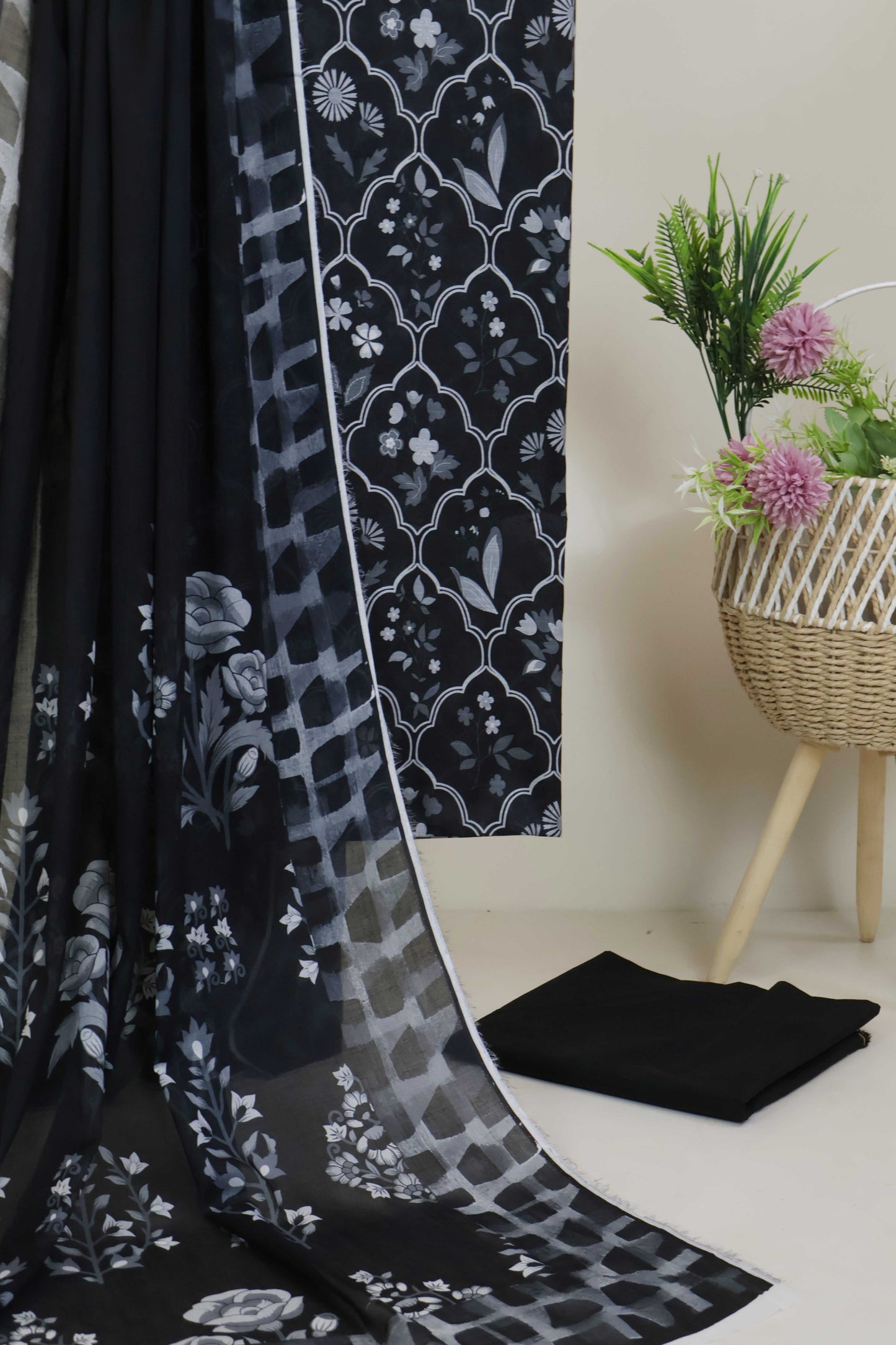3pc-Lawn Printed Suit H25SLST106