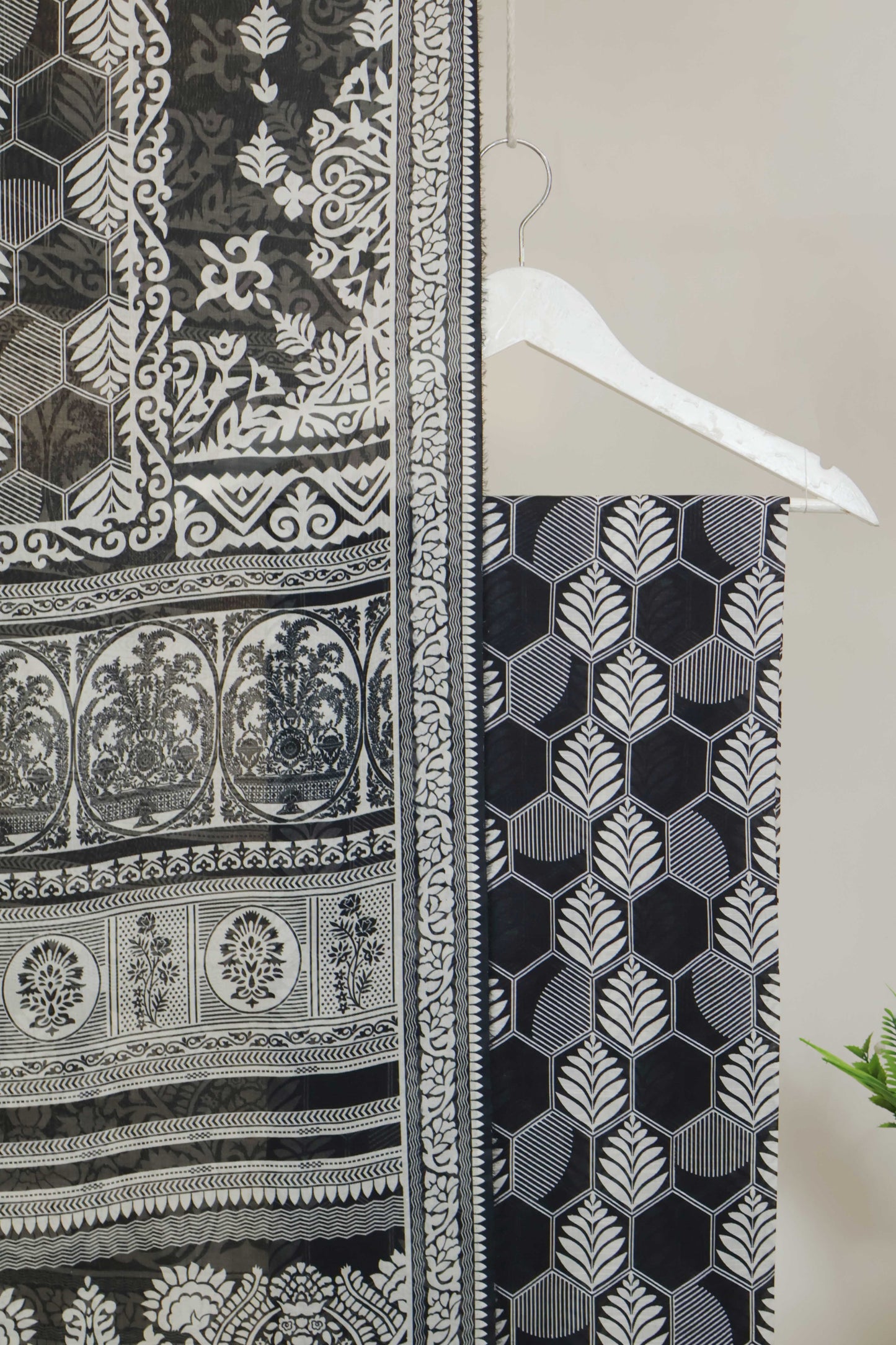 3pc-Lawn Printed Suit H25SLST108