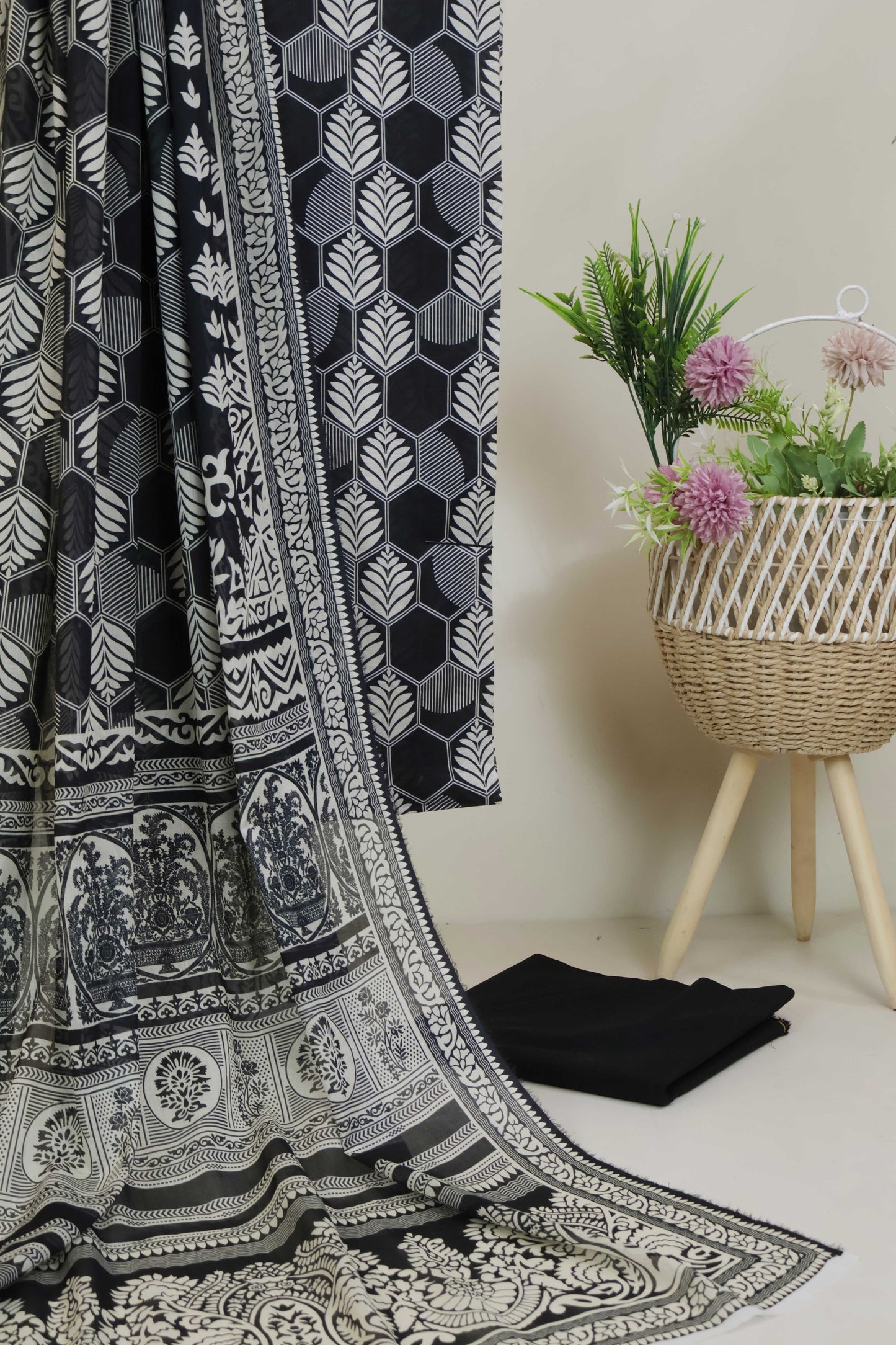 3pc-Lawn Printed Suit H25SLST108