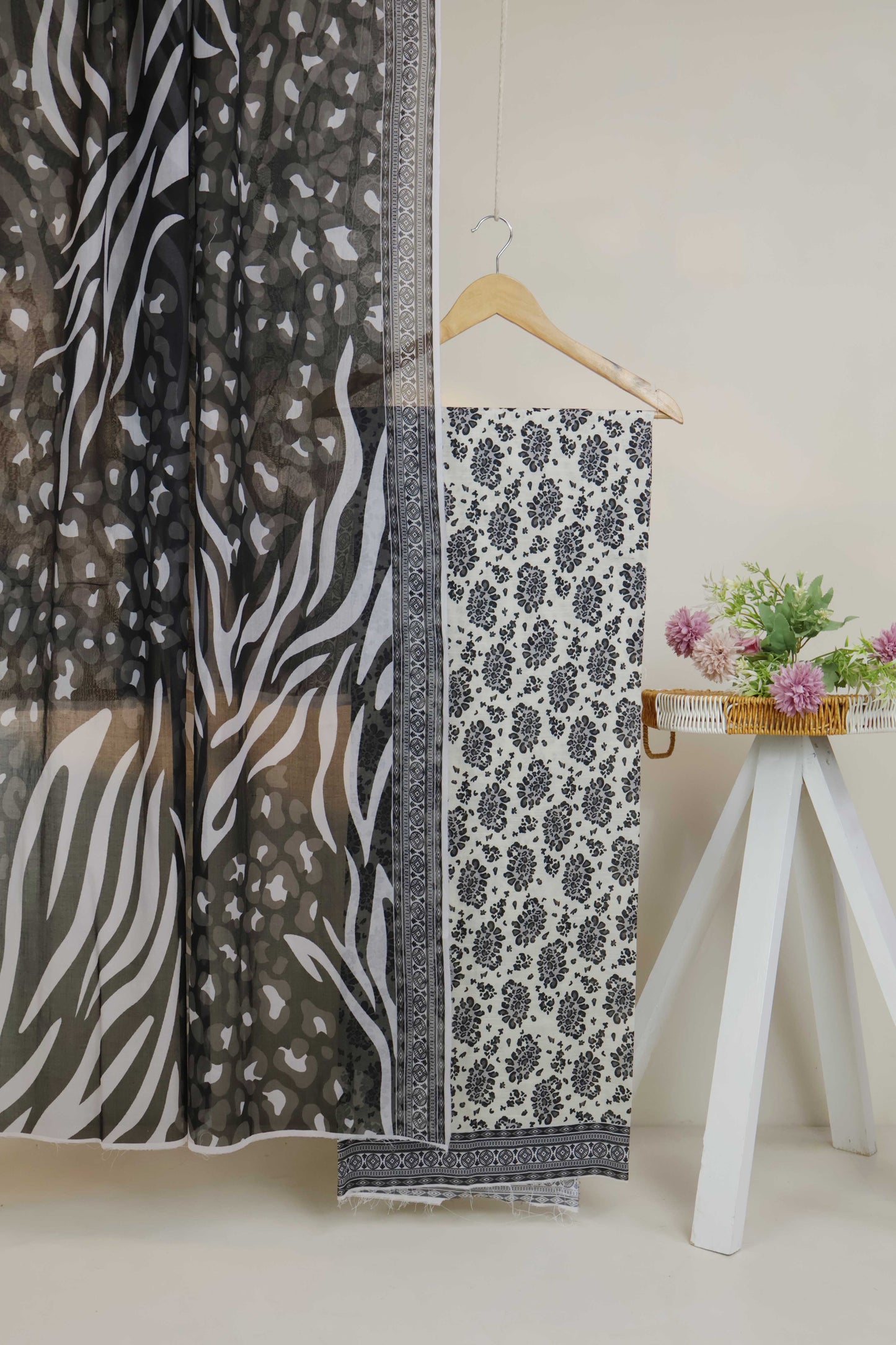 3pc-Lawn Printed Suit H25SLST117