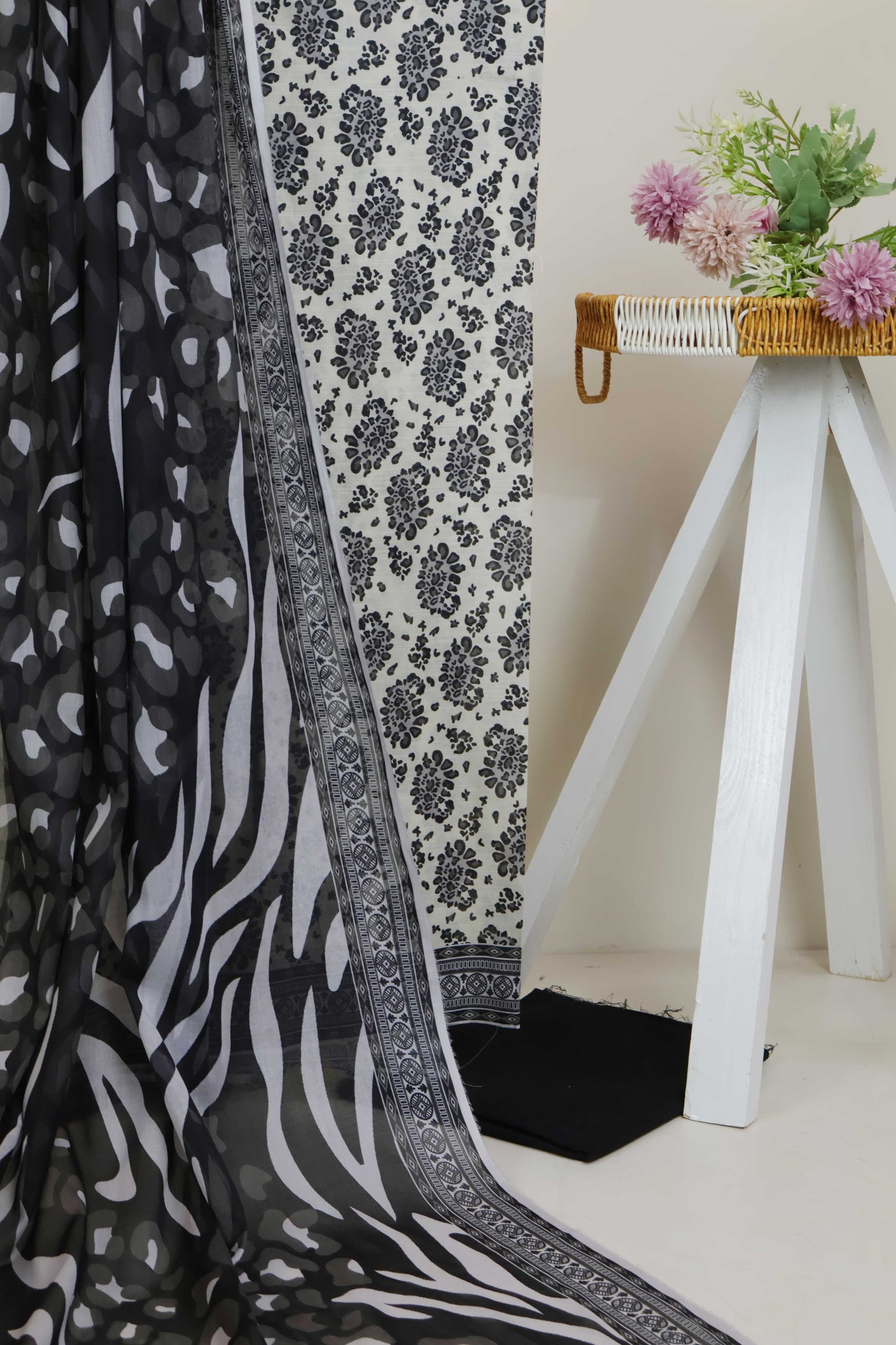 3pc-Lawn Printed Suit H25SLST117