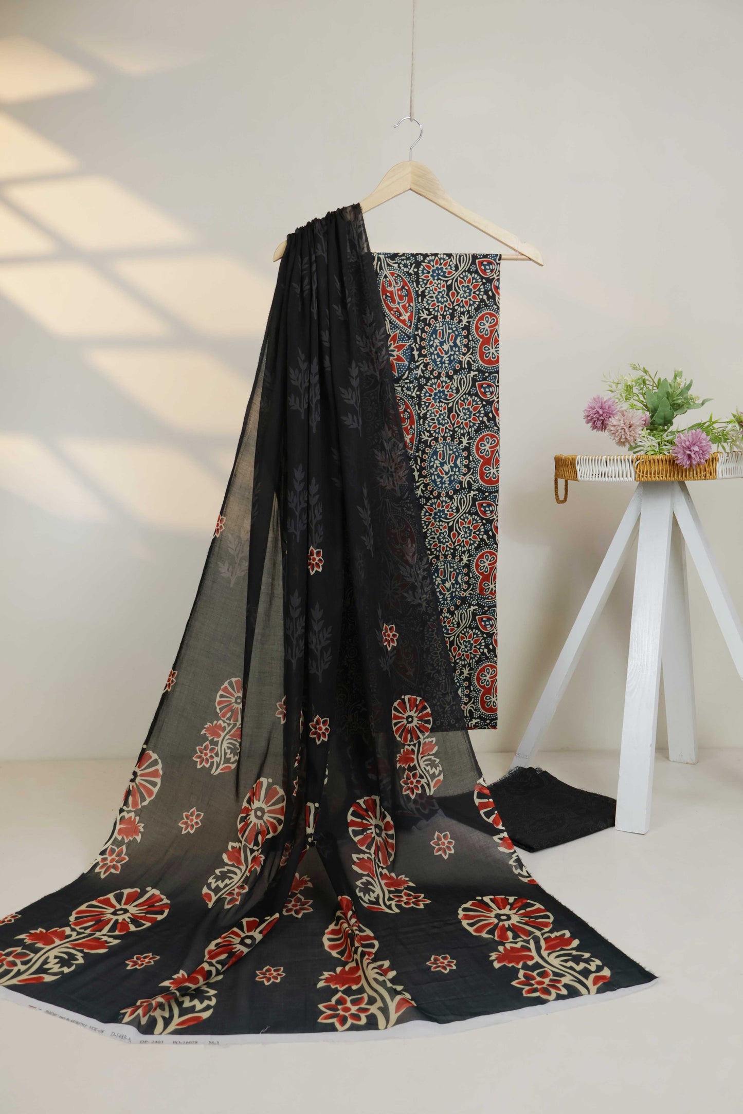3pc-Lawn Printed Suit H25SLST115