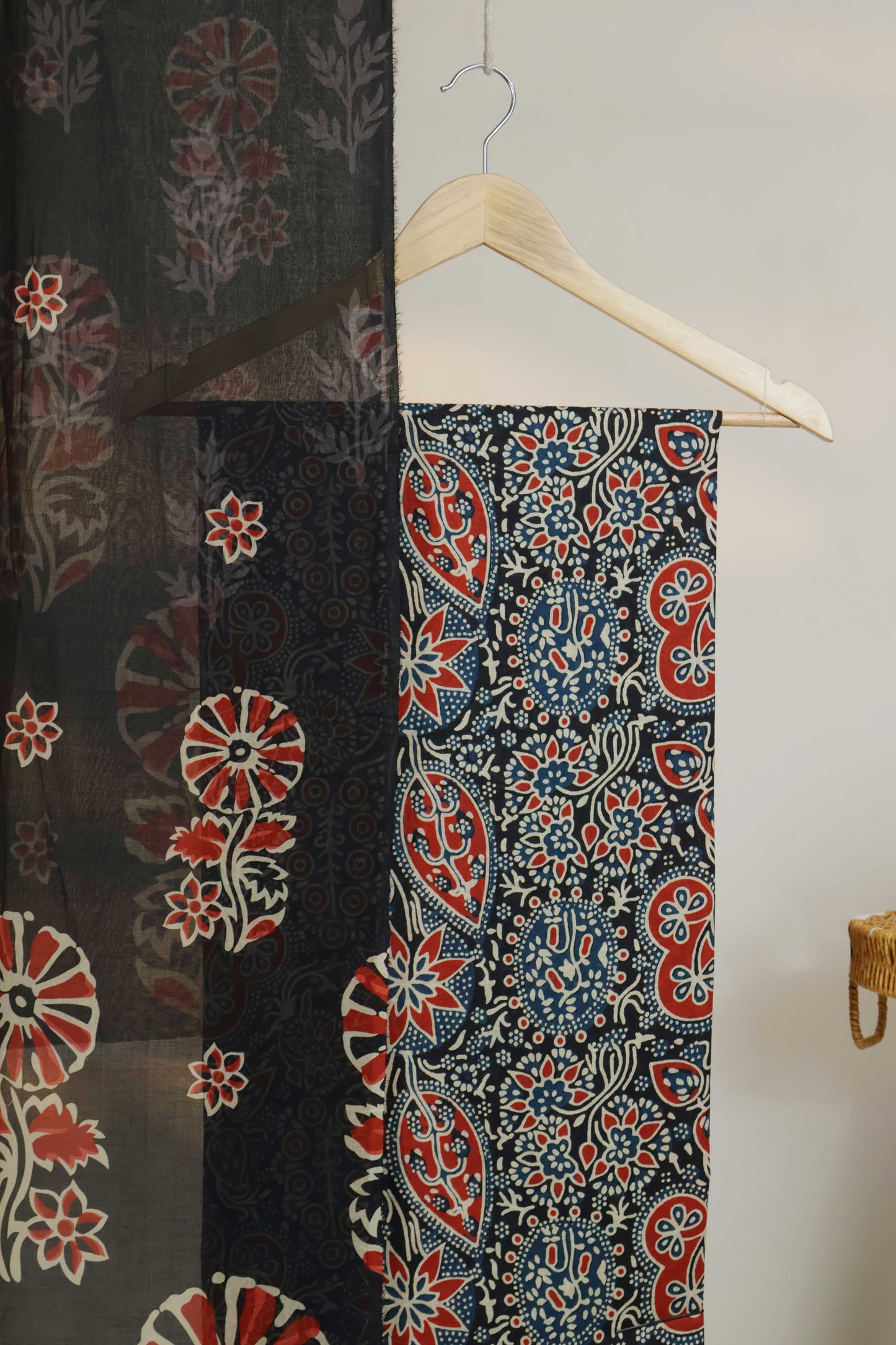 3pc-Lawn Printed Suit H25SLST115