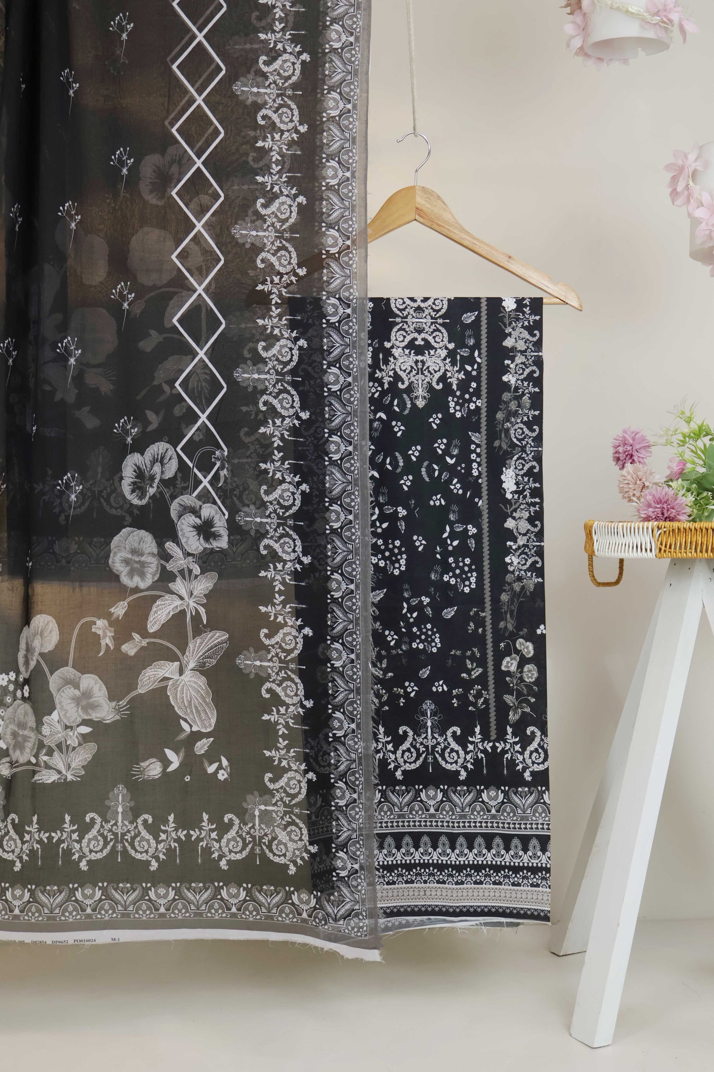 3pc-Lawn Printed Suit H25SLST116