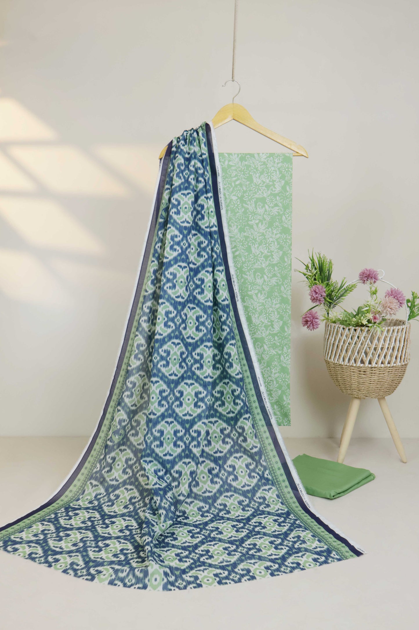 3PC-Lawn Printed Suit 3PLBS121