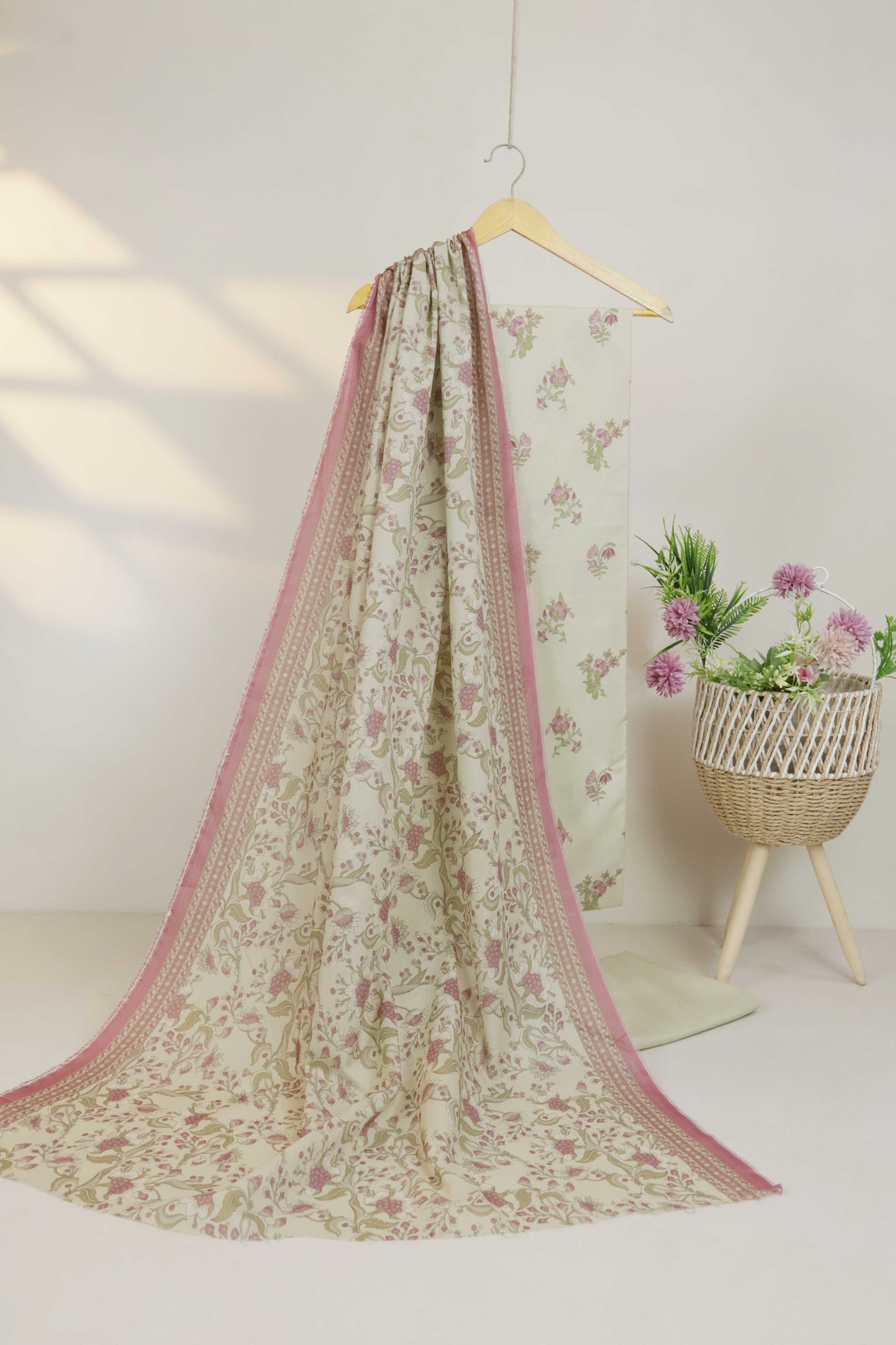 3PC-Lawn Printed Suit 3PLBS124