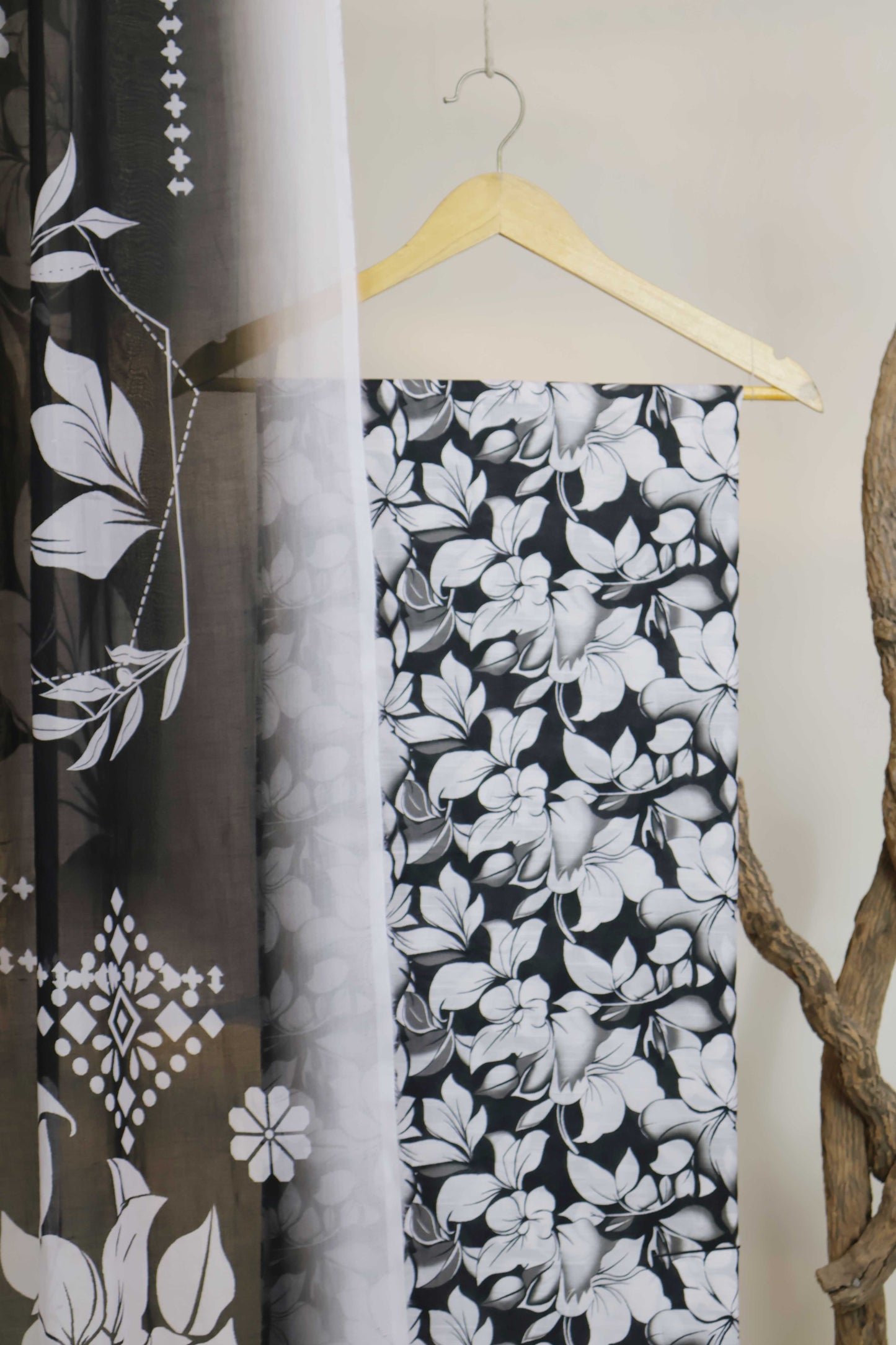 3pc-Lawn Printed Suit H25SLST110