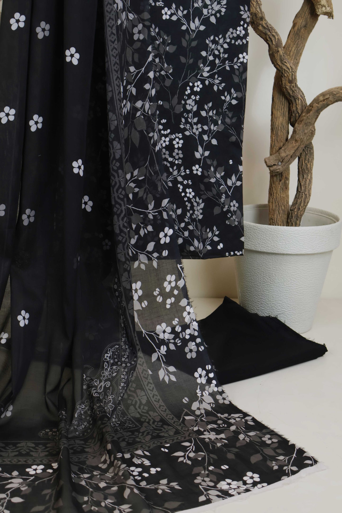 3pc-Lawn Printed Suit H25SLST118