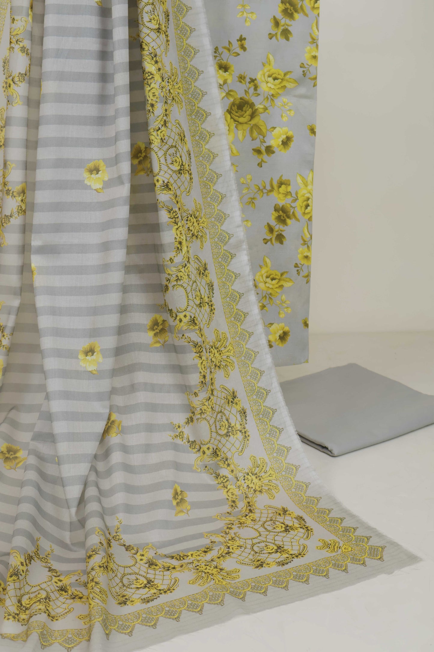 3PC-Lawn Printed Suit 3PLBS18