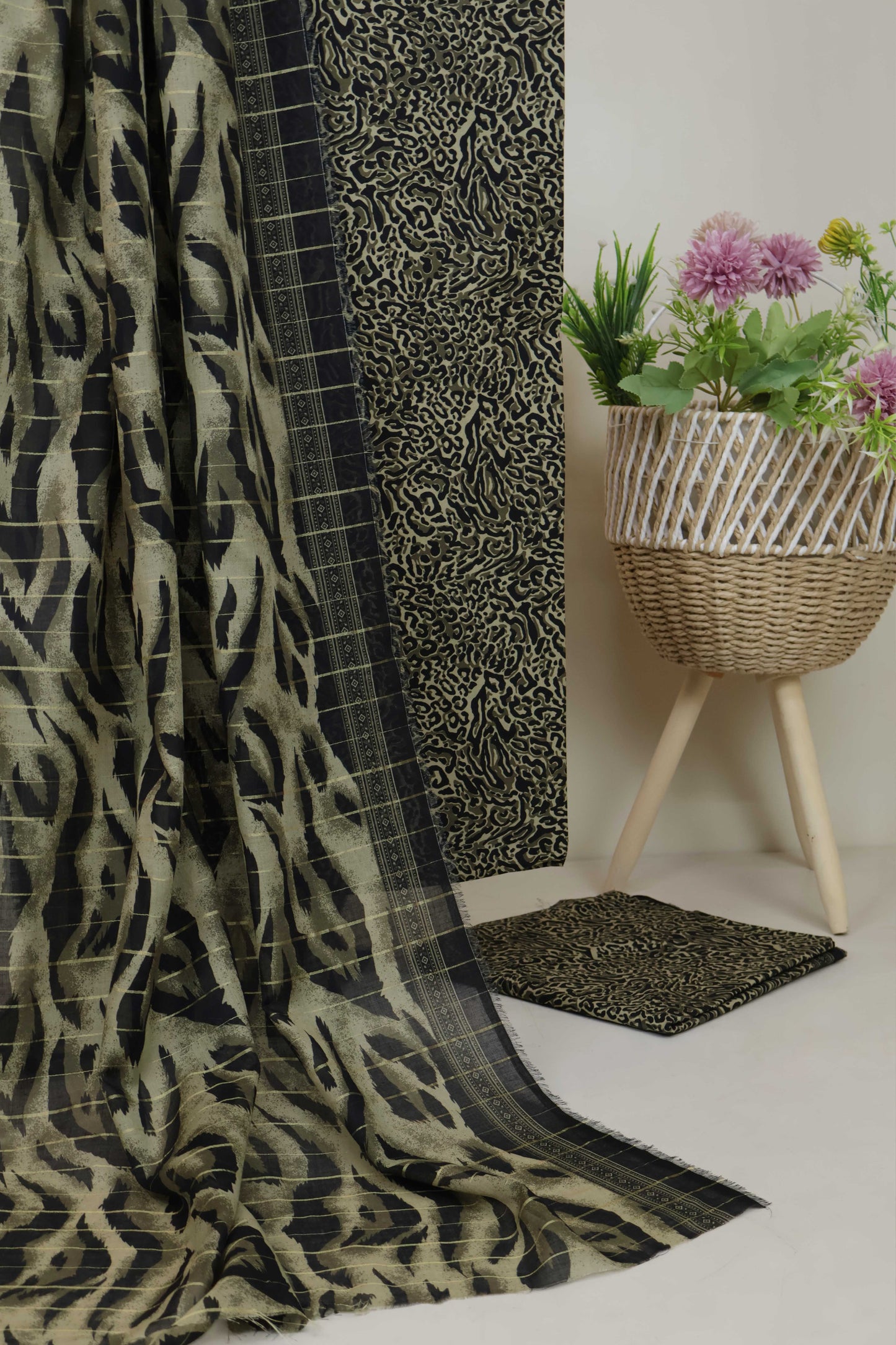3PC-Lawn Printed Suit 3PLBS35