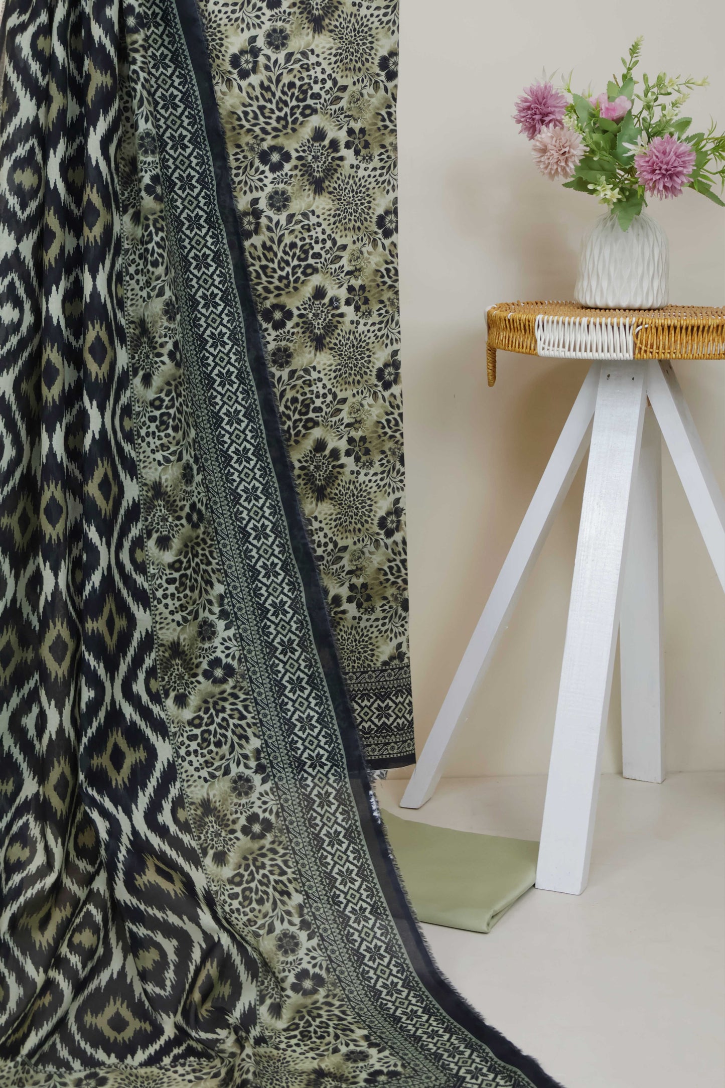 3PC-Lawn Printed Suit 3PLBS83