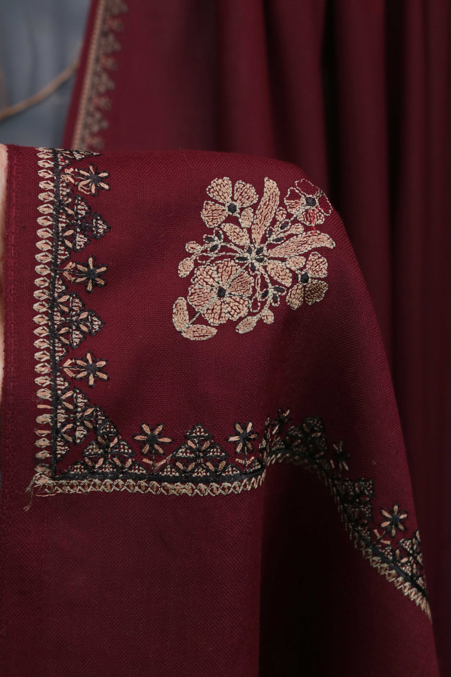 4 Side Embroidered Broder Pashmina Shawl 3505D