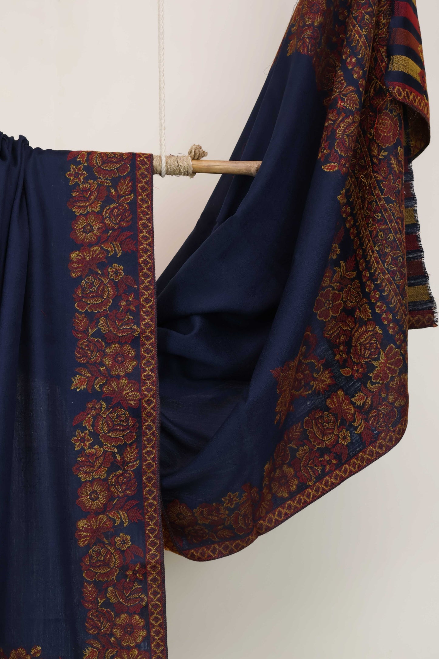 Kani Border Pashmina Shawl  HKSH46