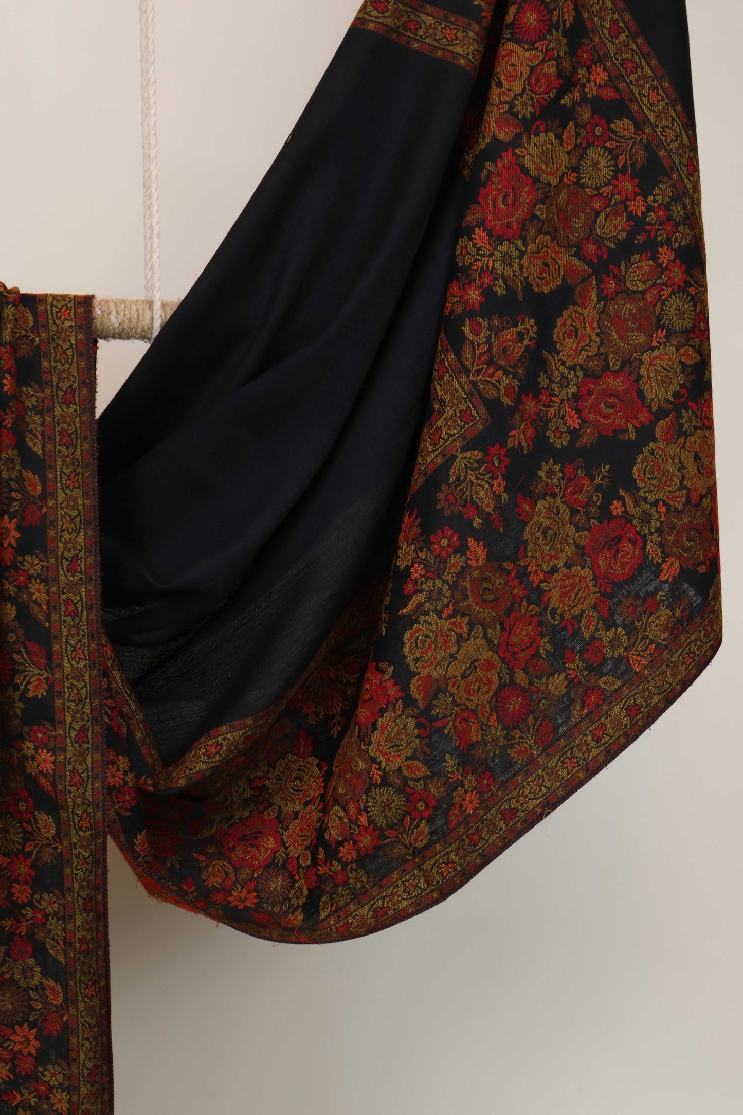 Kani Border Pashmina Shawl  HKSH47