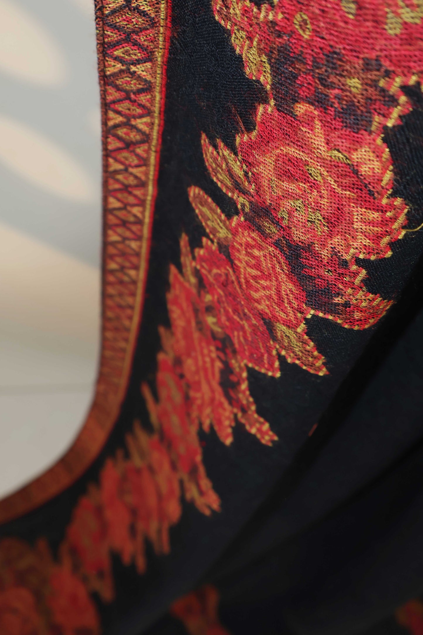 Kani Border Pashmina Shawl  HKSH29