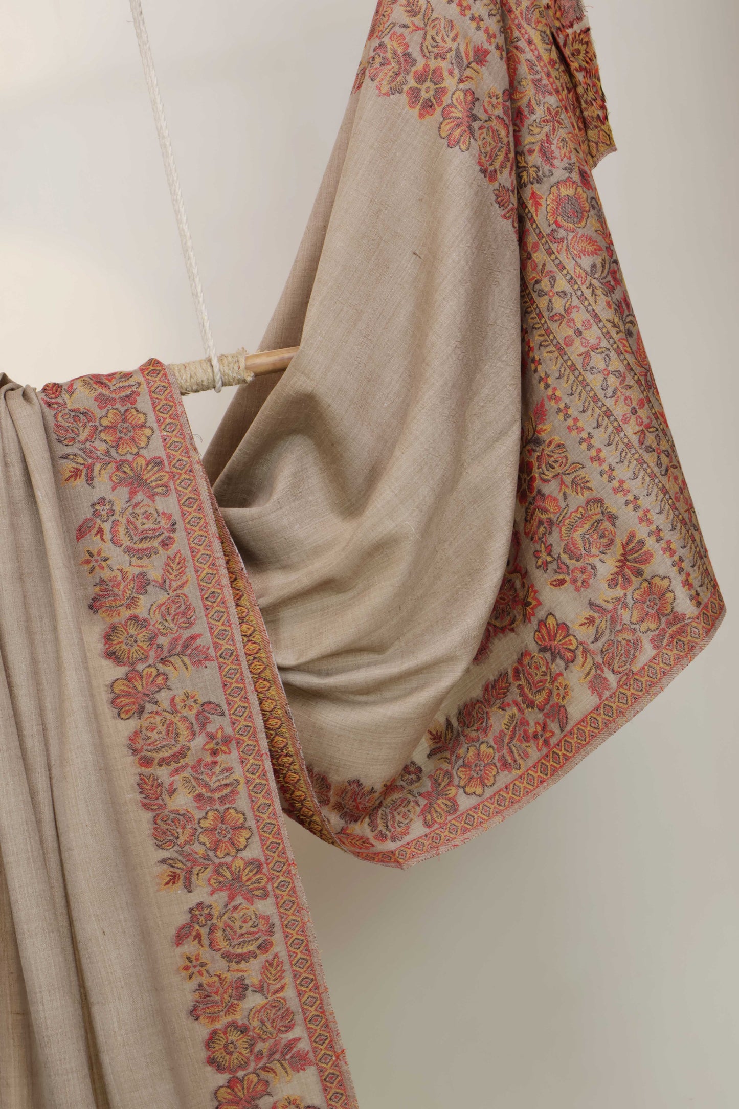 Kani Border Pashmina Shawl  HKSH51