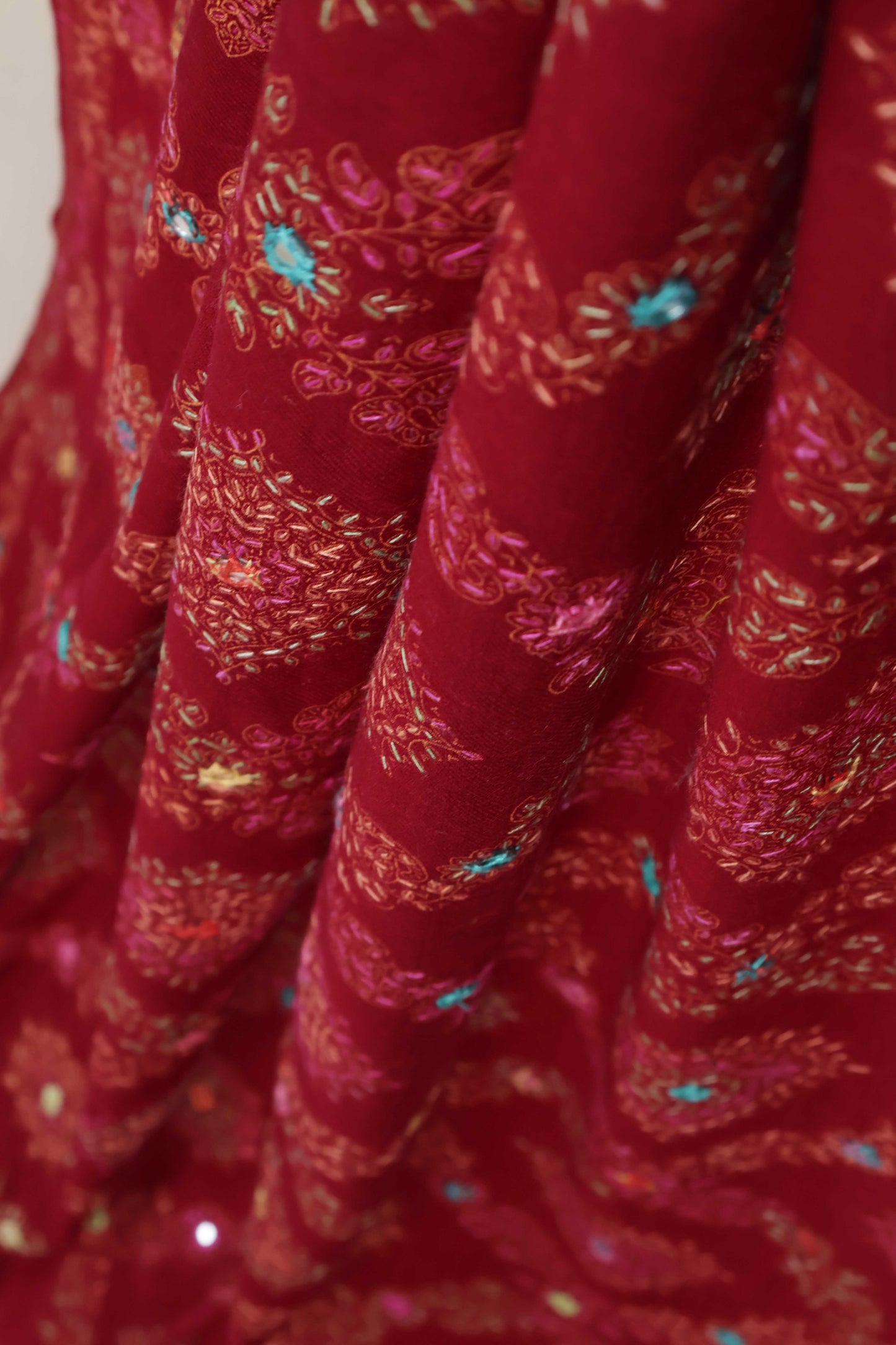 Sui Tanka Embroidered Pashmina Shawl SB43