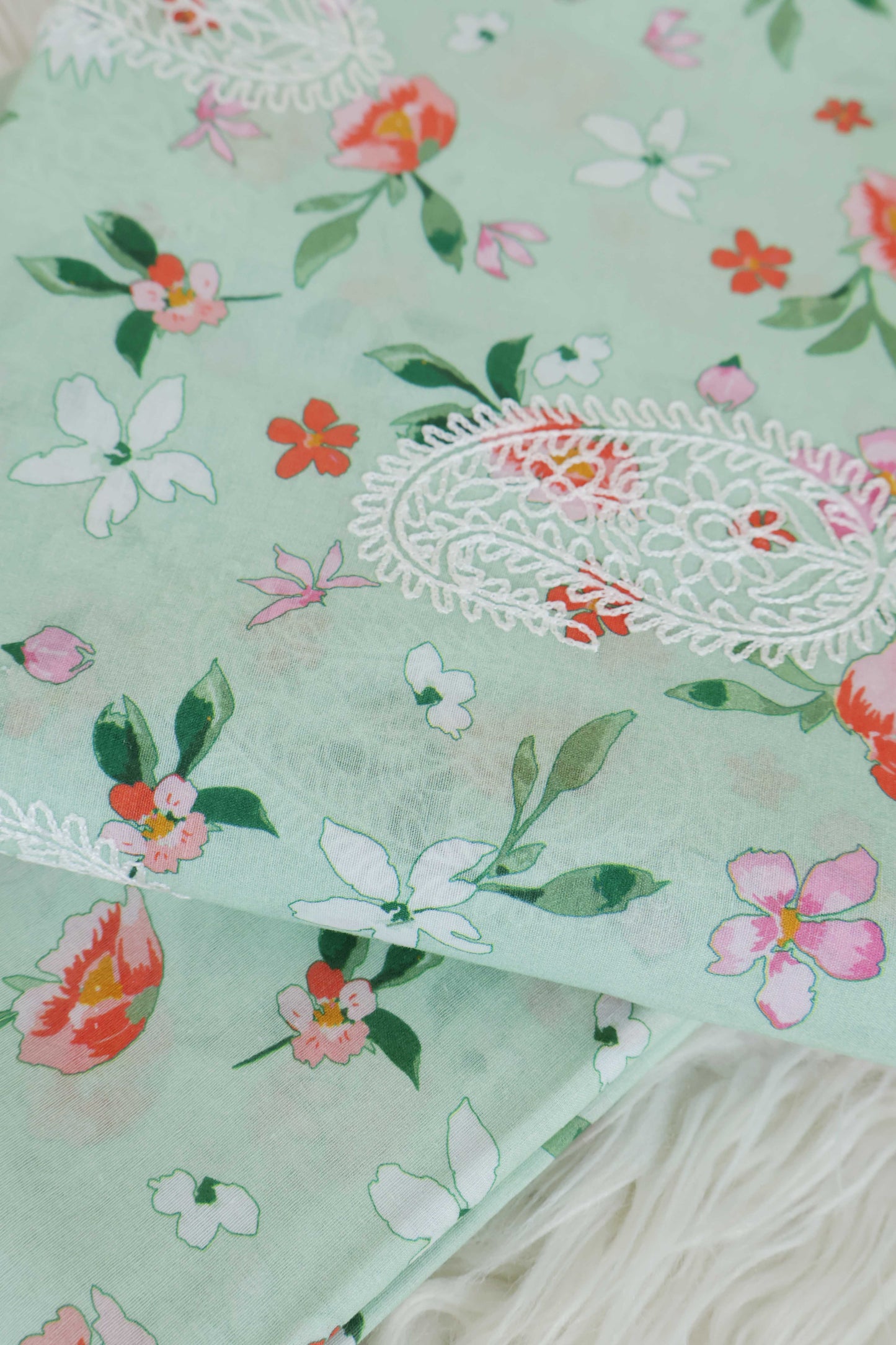 2Piece – Printed Embroidered Lawn EL2PSR31