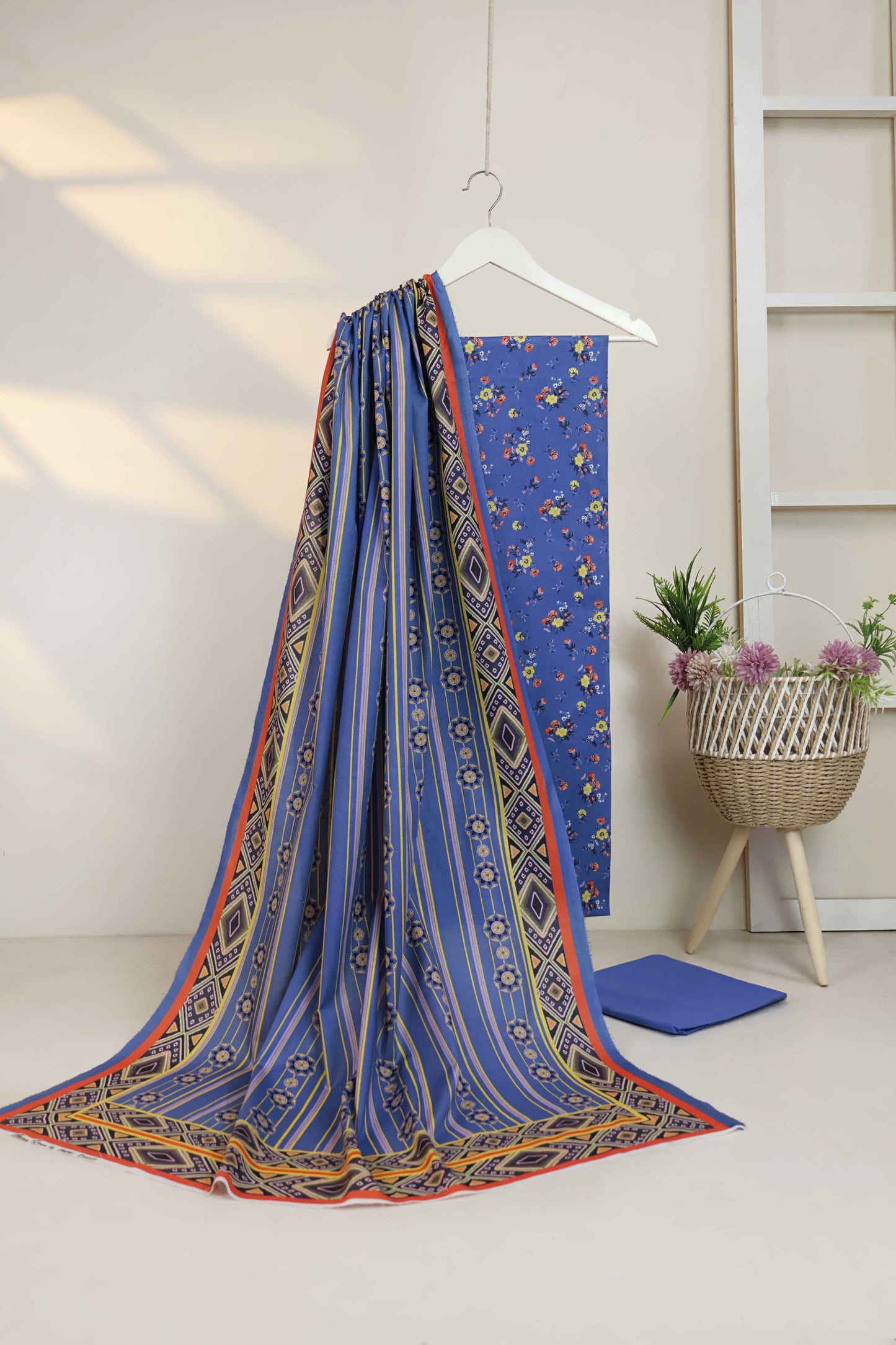 3PC-Lawn Printed Suit 3PSL33