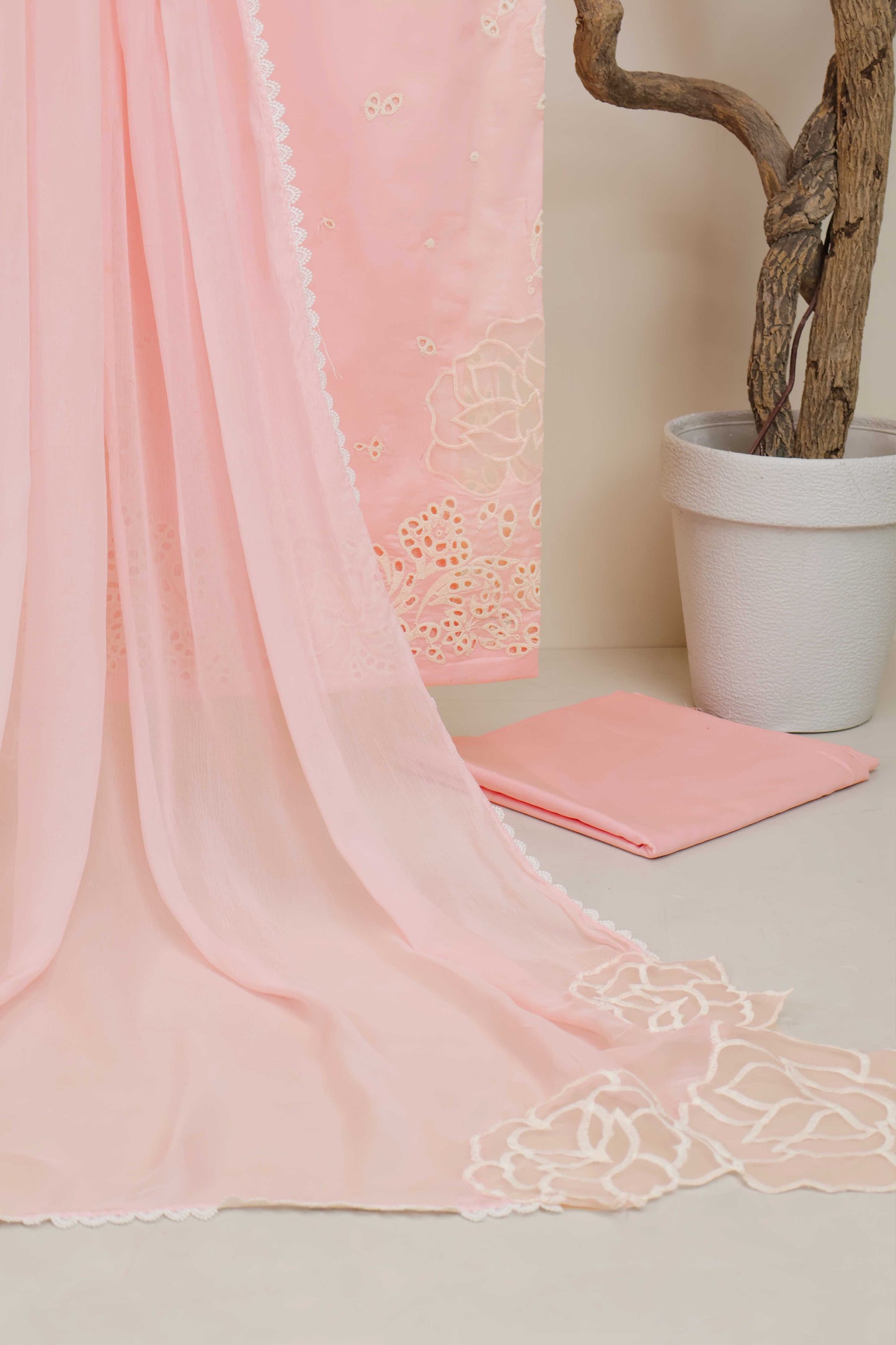 Luxury Lawn Embroidered Suit NV1WR04