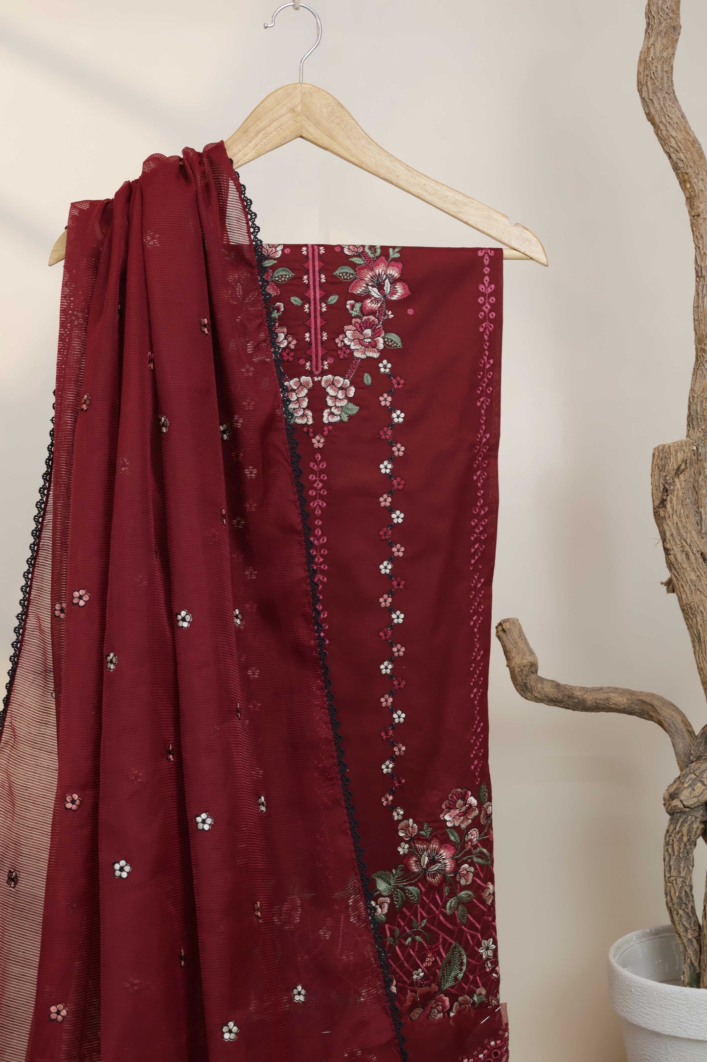 Luxury Lawn Embroidered Suit NV1WR05