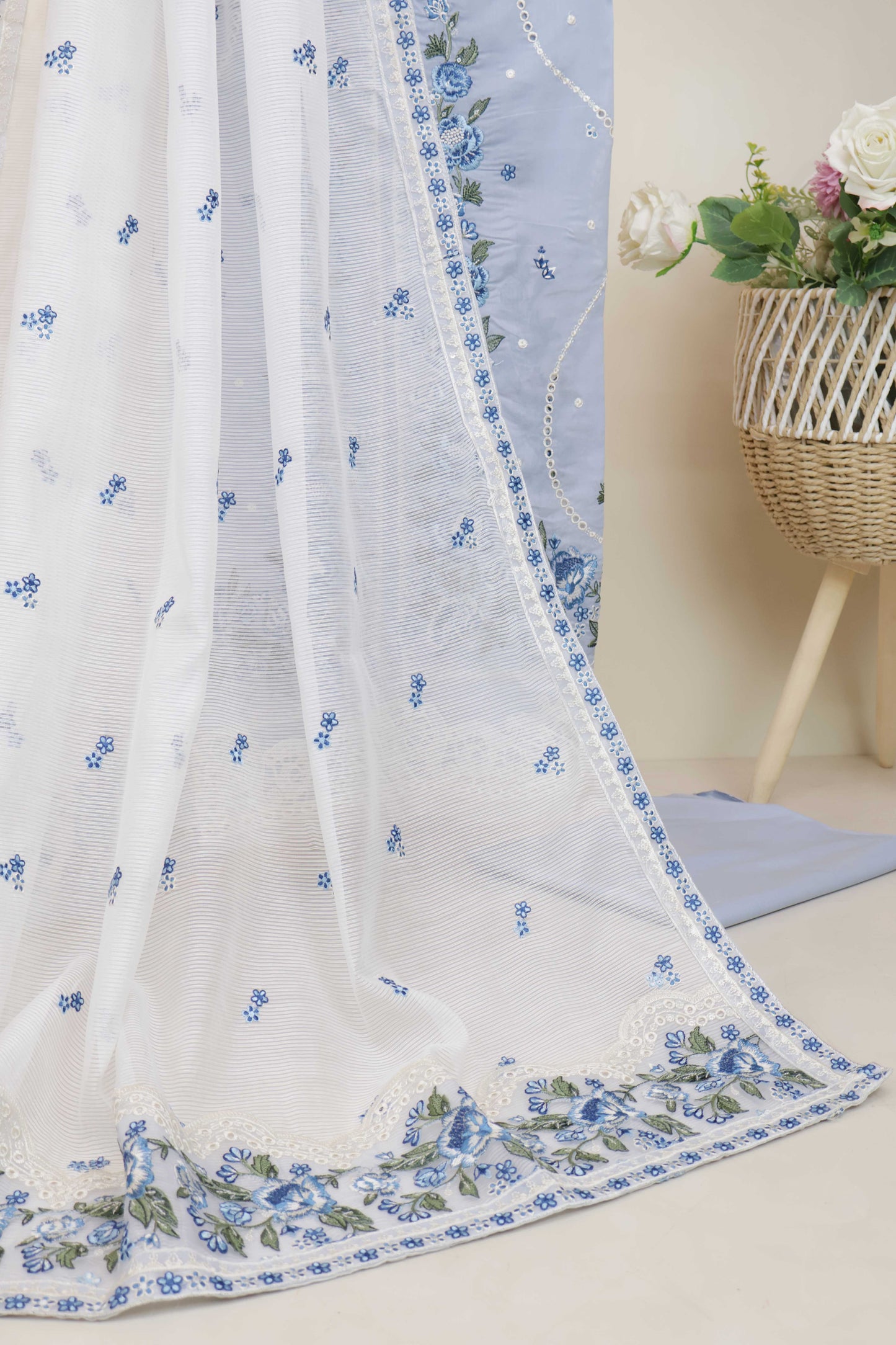 Luxury Lawn Embroidered Suit NV1WR03