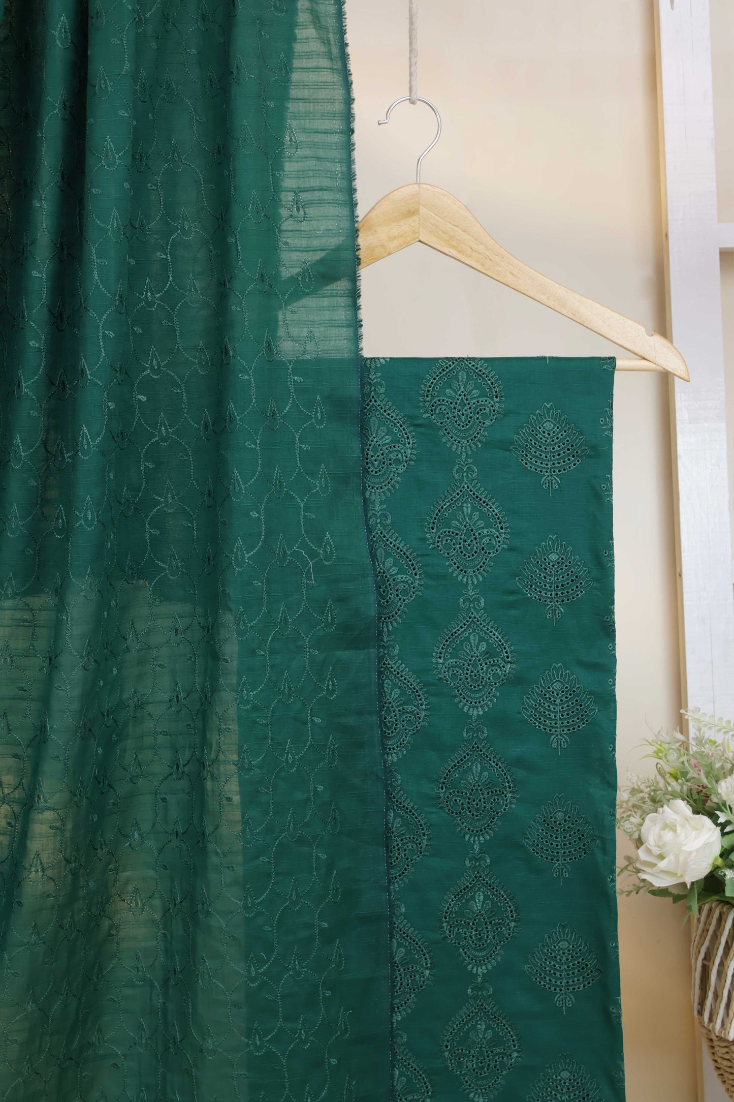 3Piece-Lawn Embroidered Suit MV2WR05