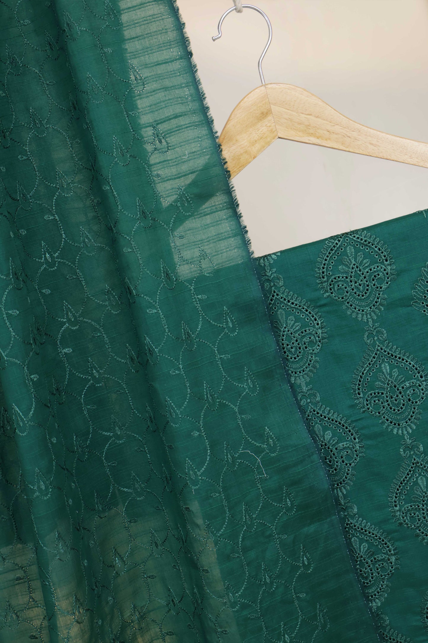 3Piece-Lawn Embroidered Suit MV2WR05