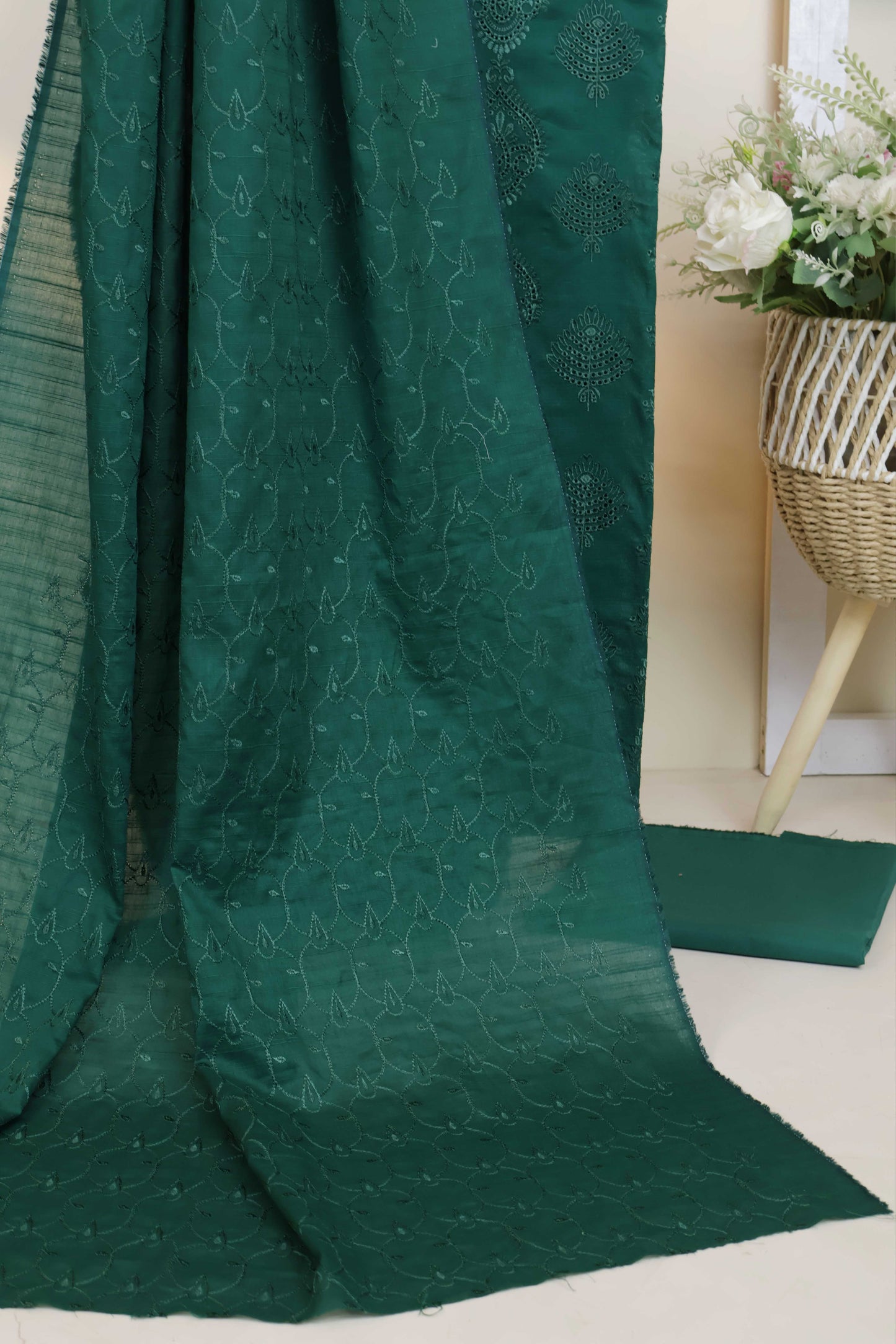 3Piece-Lawn Embroidered Suit MV2WR05