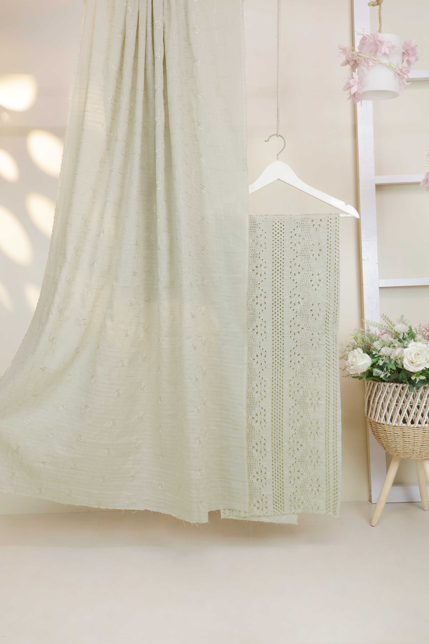 3Piece-Lawn Embroidered Suit MV2WR09