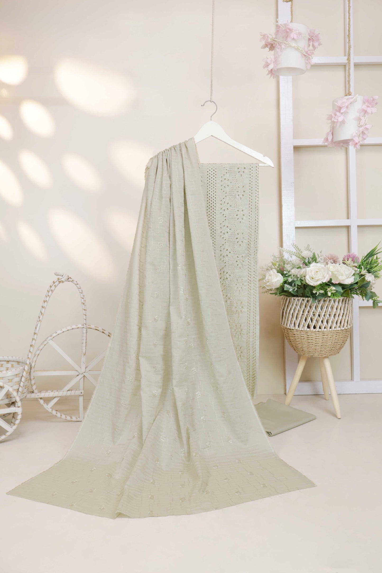 3Piece-Lawn Embroidered Suit MV2WR09