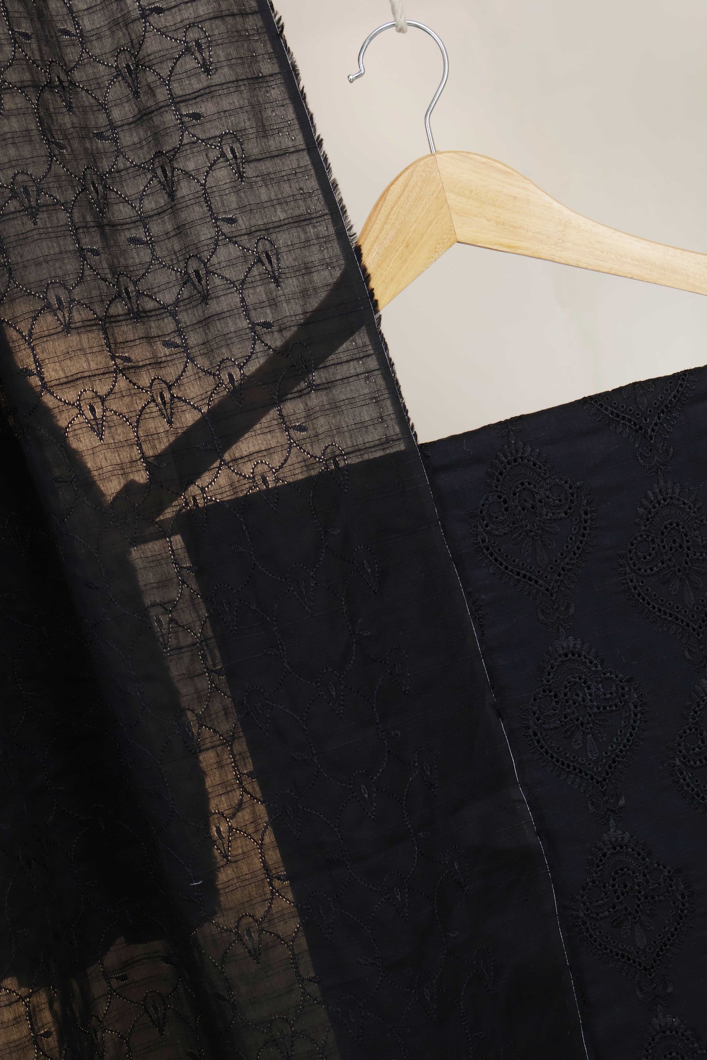 3Piece-Lawn Embroidered Suit MV2WR02